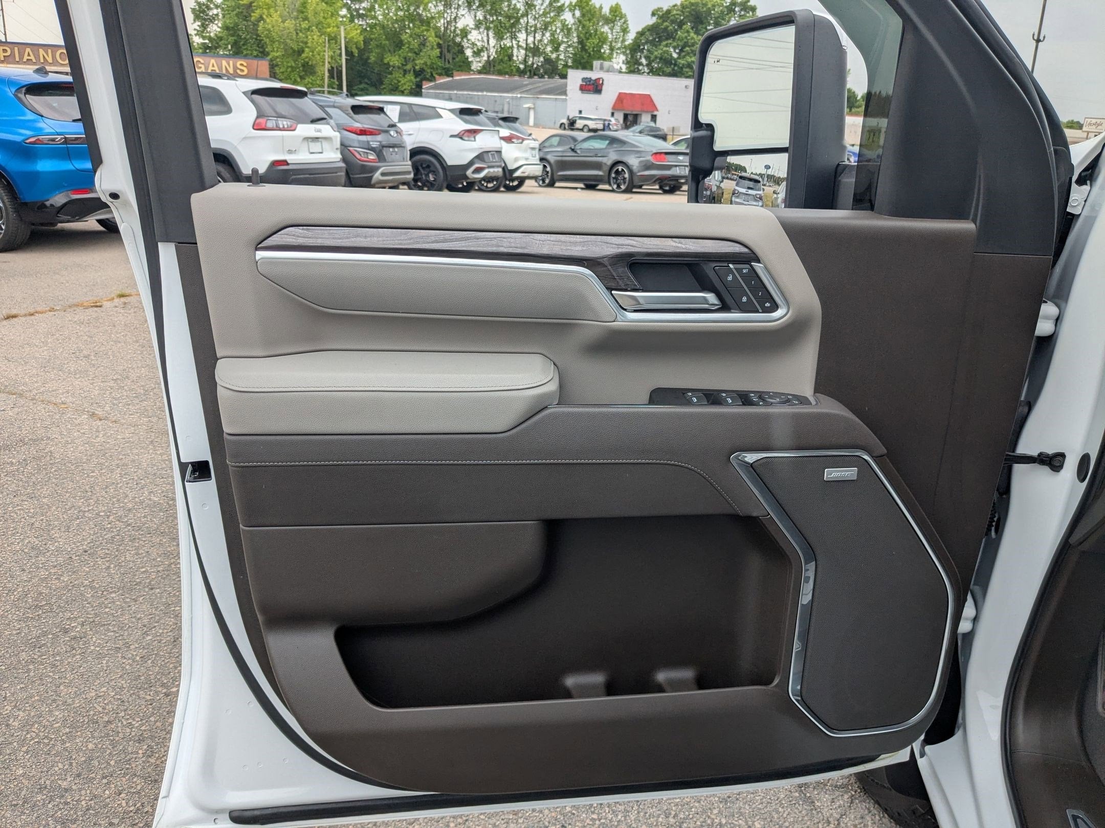 2025 Chevrolet Silverado 2500HD 4WD Crew Cab Standard Bed LTZ