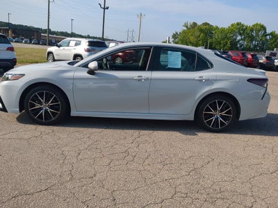 2024 Toyota Camry SE