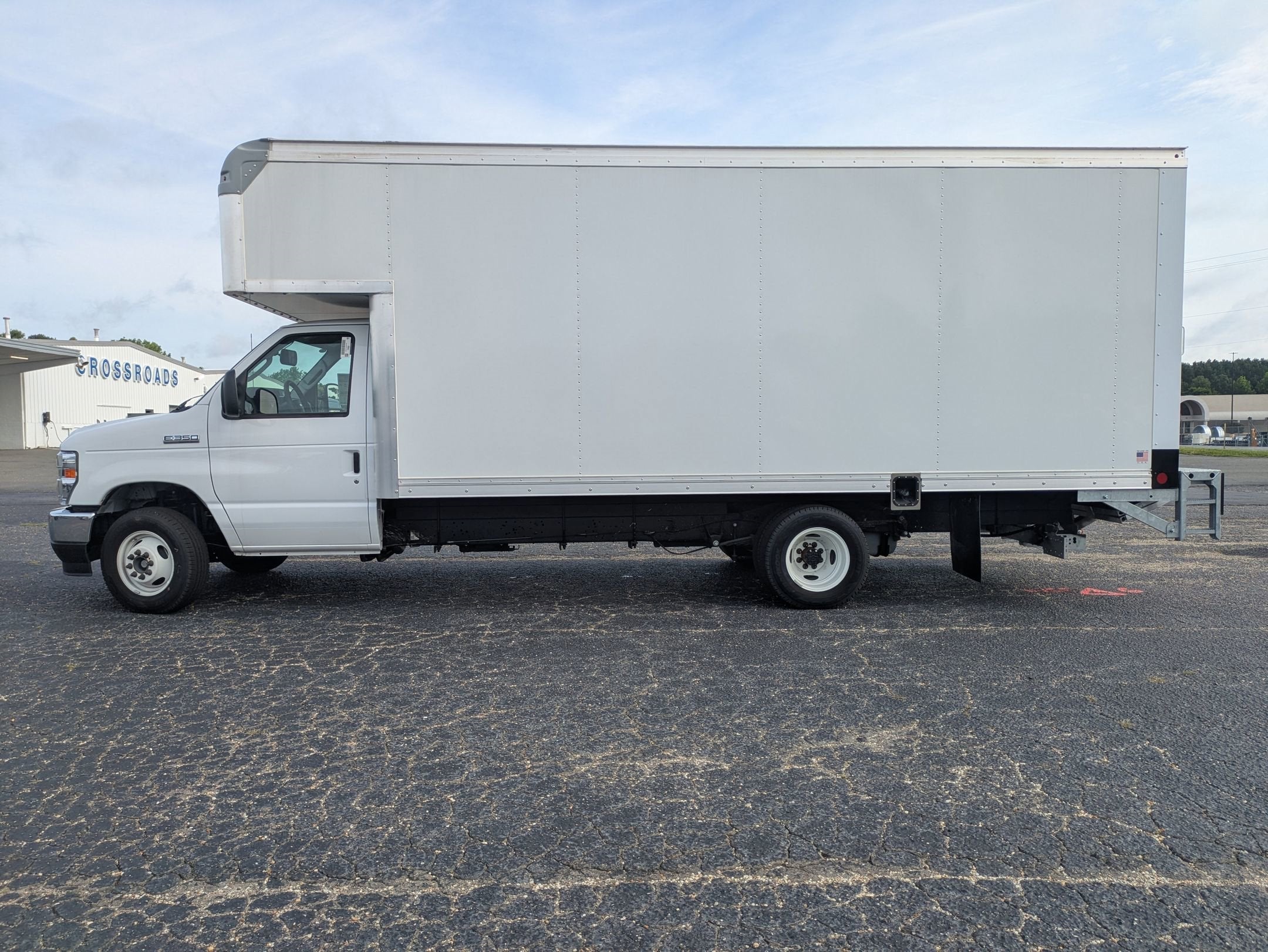 2025 Ford E-Series Cutaway E-350 DRW 176" WB