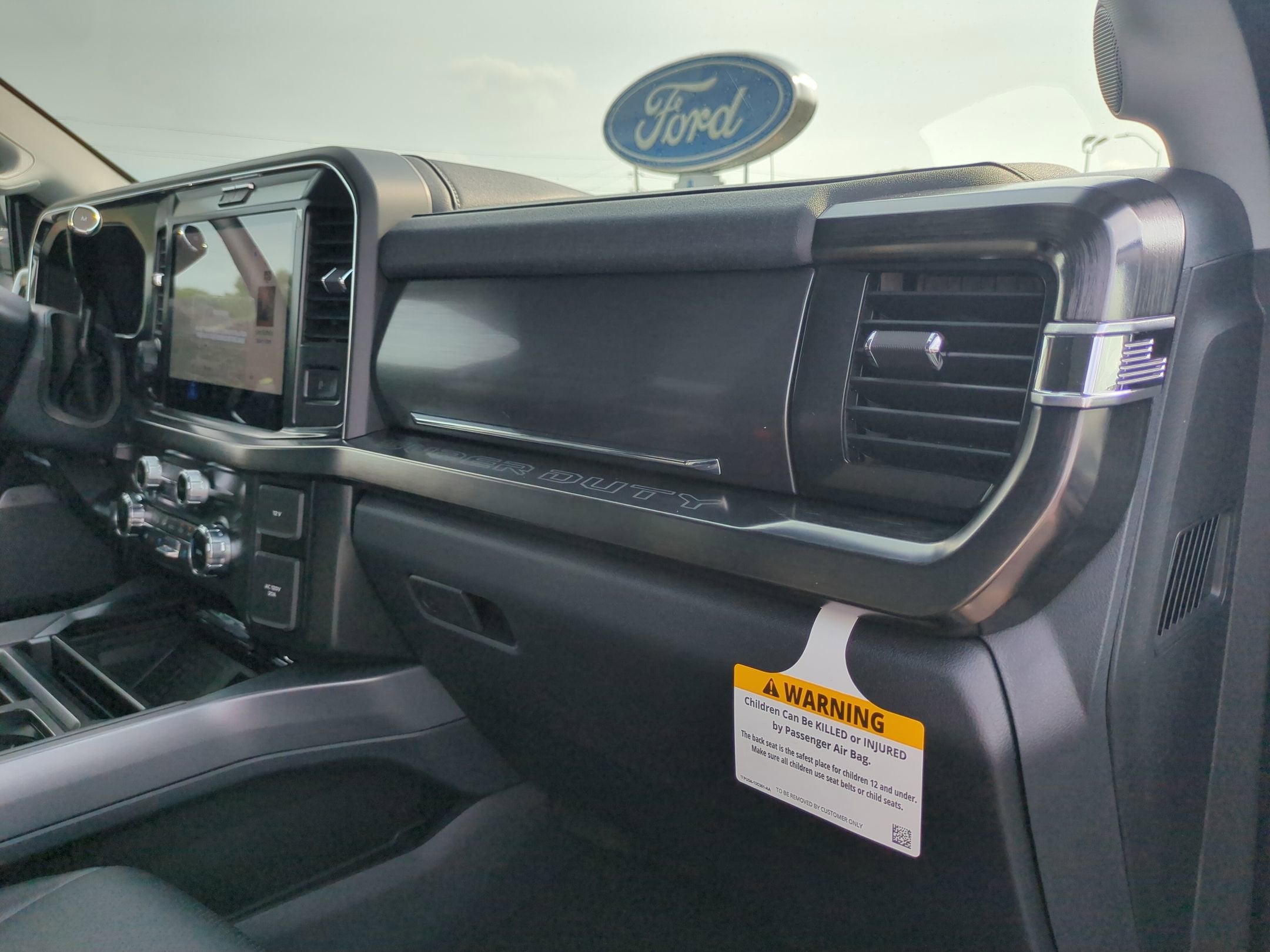 2026 Ford Super Duty F-350 DRW LARIAT