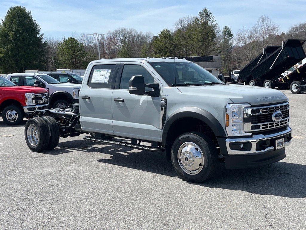 2025 Ford Super Duty F-450 DRW XLT