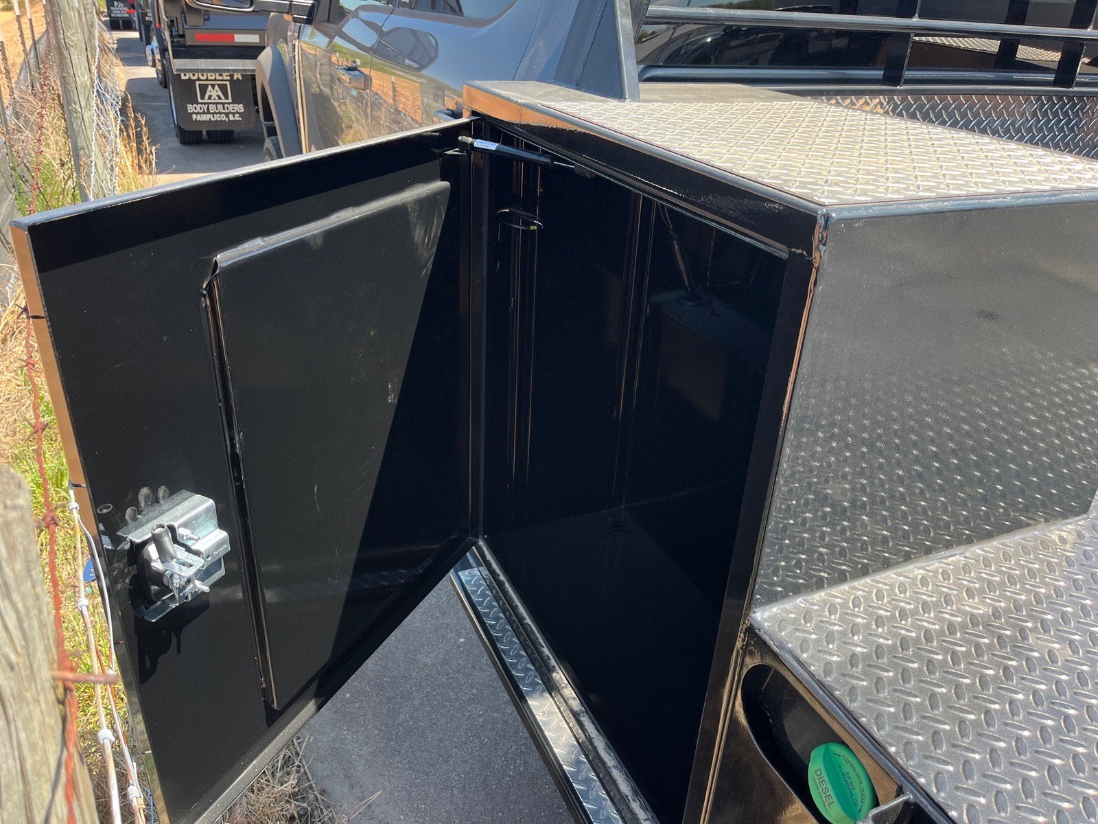 2026 Ford Super Duty F-550 DRW Lariat DRW