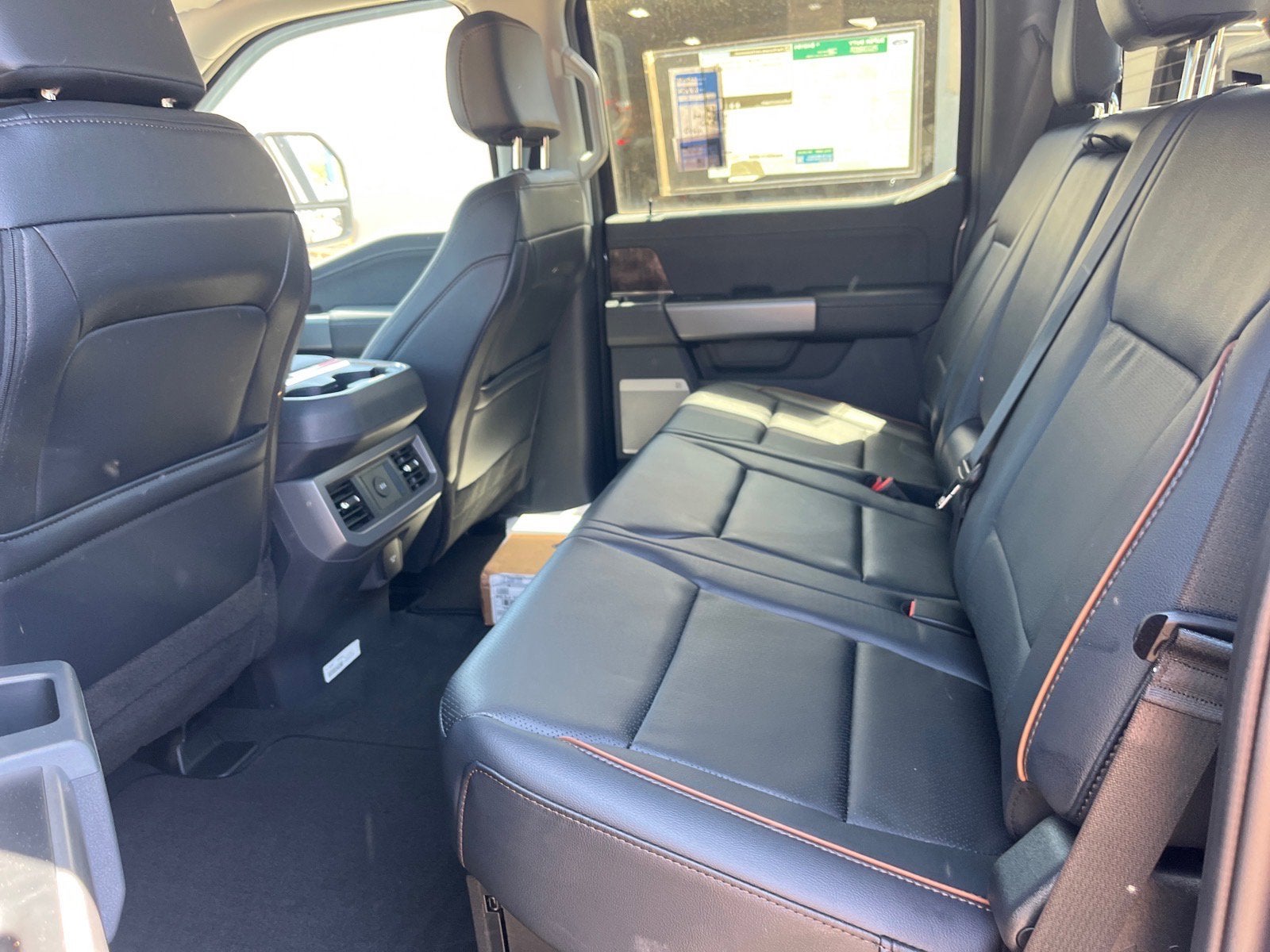 2026 Ford Super Duty F-550 DRW Lariat DRW