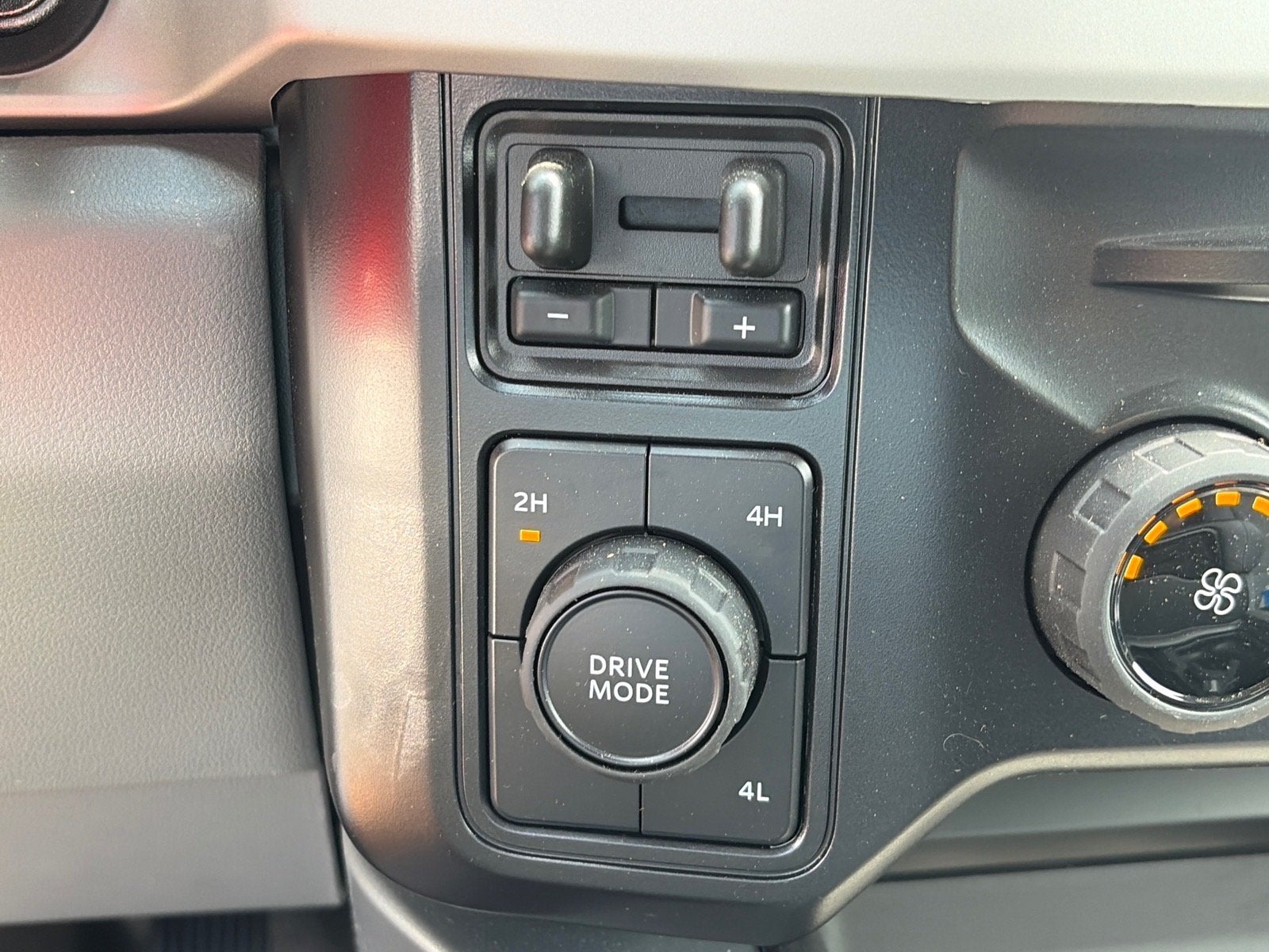 2026 Ford Super Duty F-350 DRW XLT