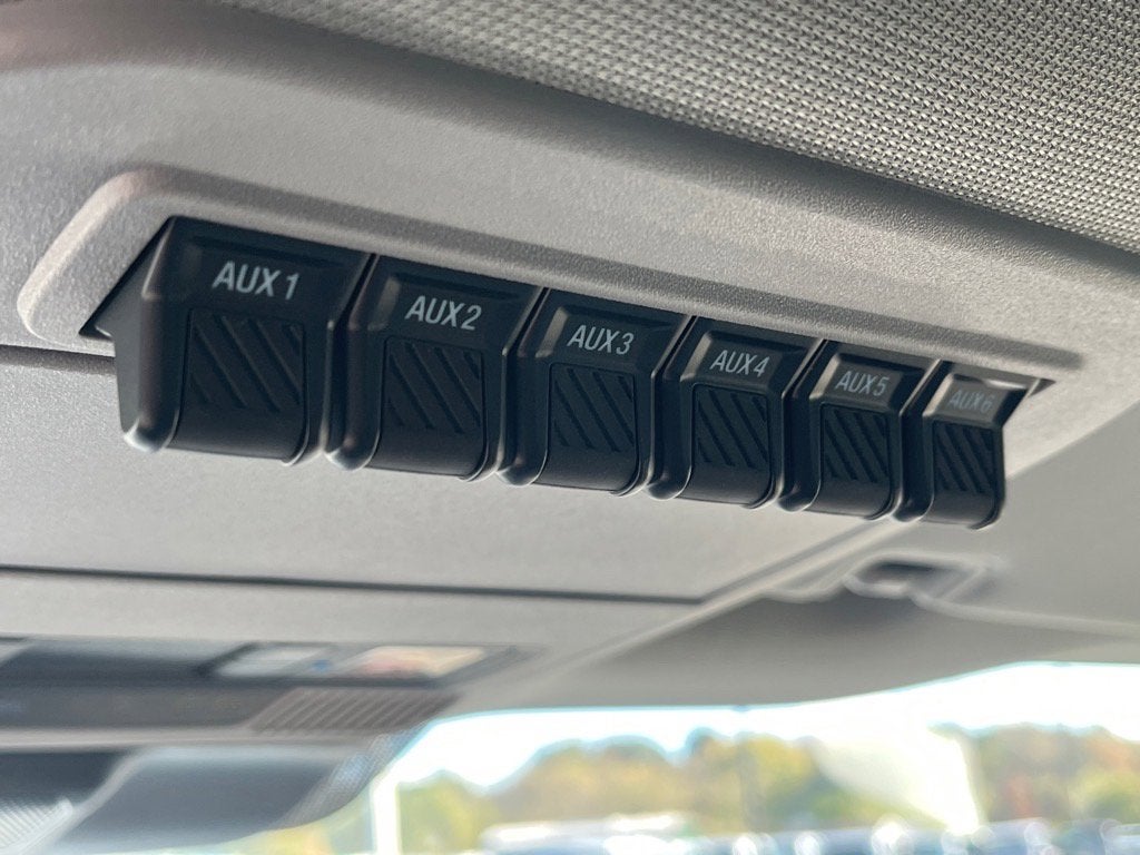 2025 Ford Super Duty F-600 DRW XLT