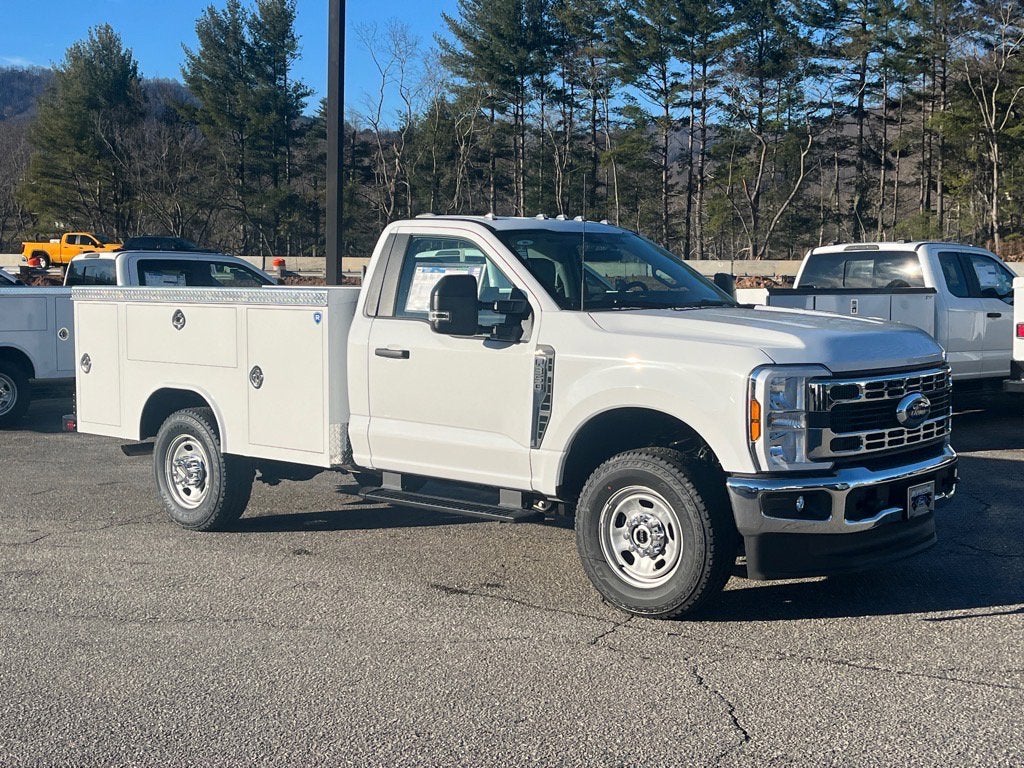 2026 Ford Super Duty F-350 SRW XL