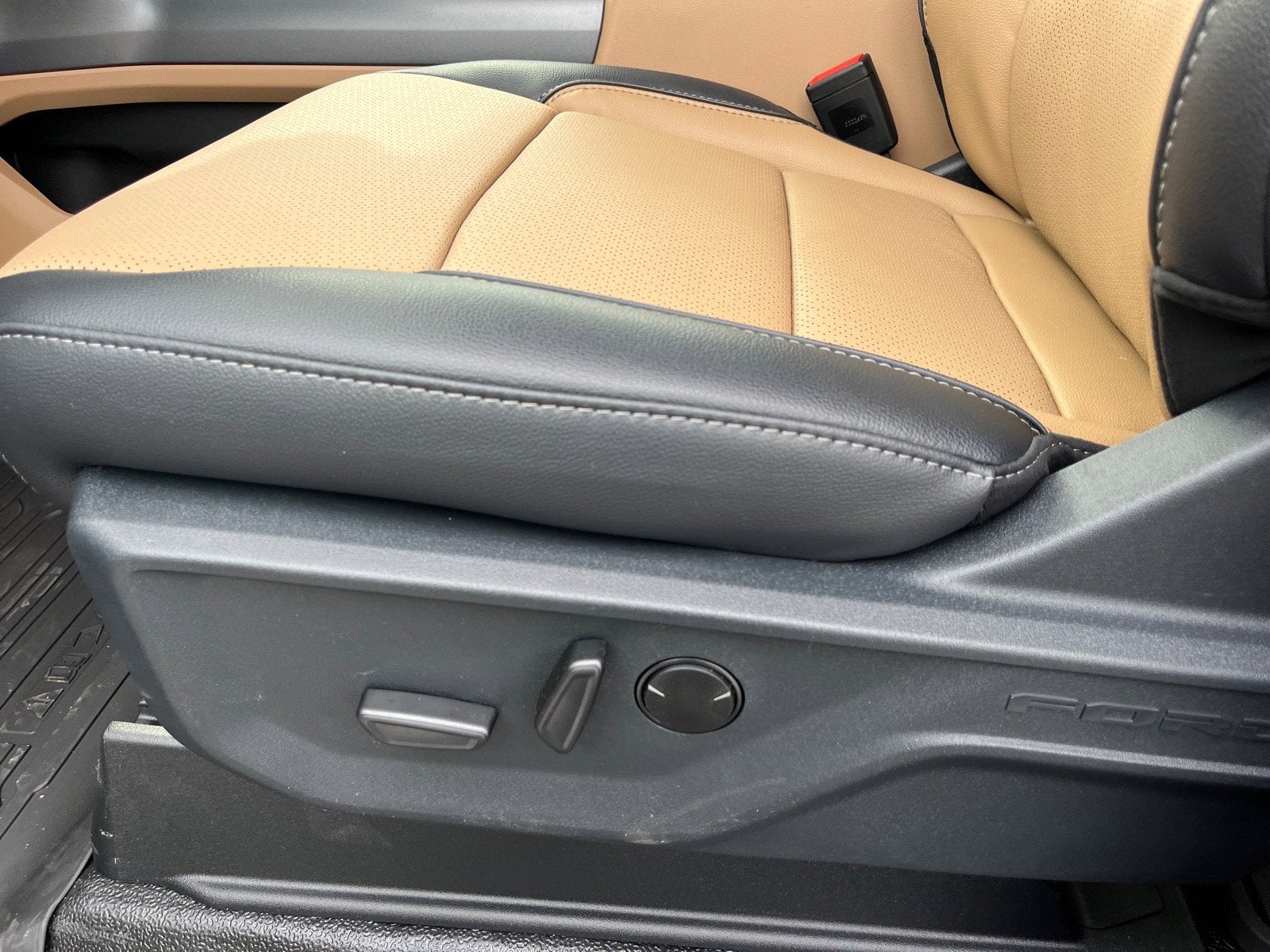 2026 Ford Super Duty F-550 DRW Lariat DRW