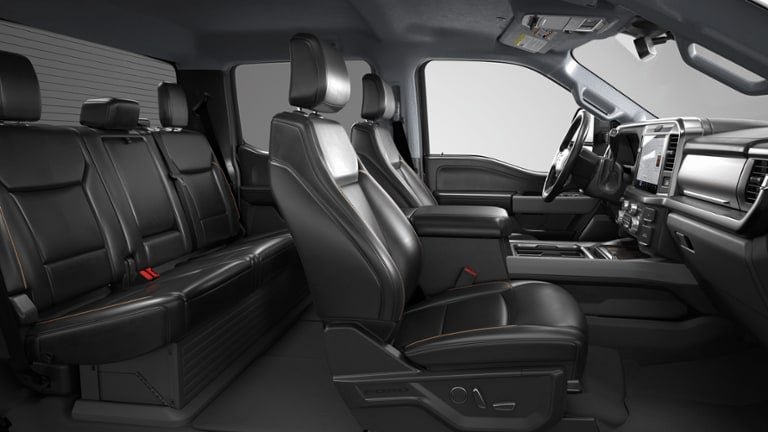 2026 Ford Super Duty F-550 DRW Lariat DRW