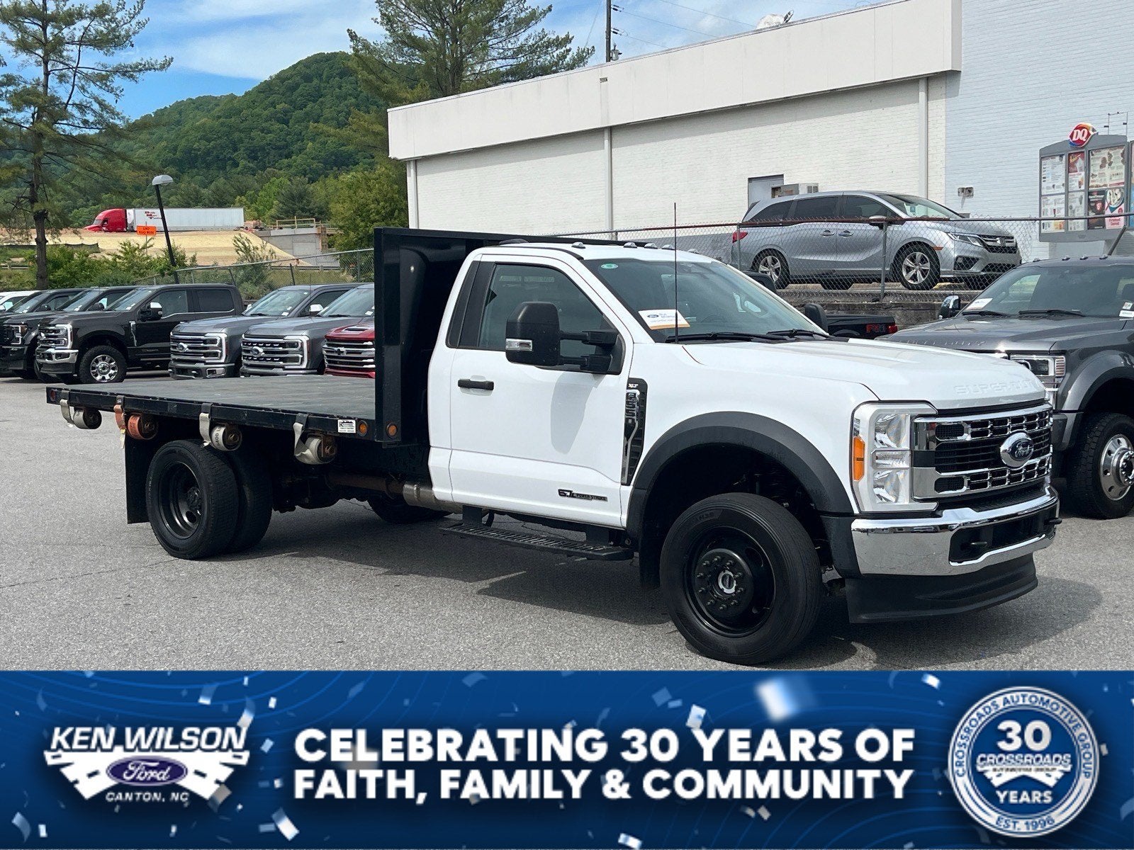 2023 Ford Super Duty F-550 DRW XLT DRW