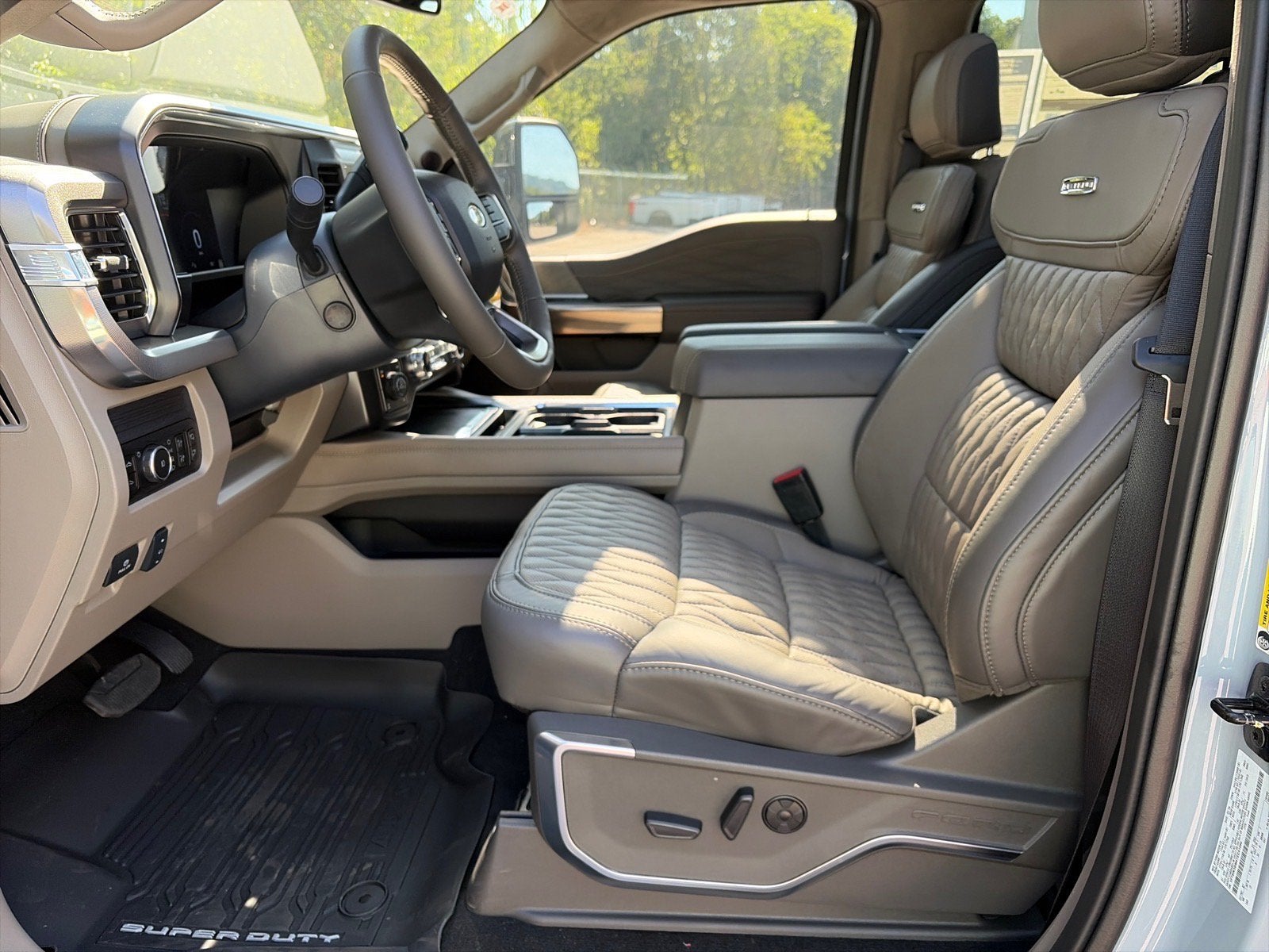 2026 Ford Super Duty F-350 SRW Platinum
