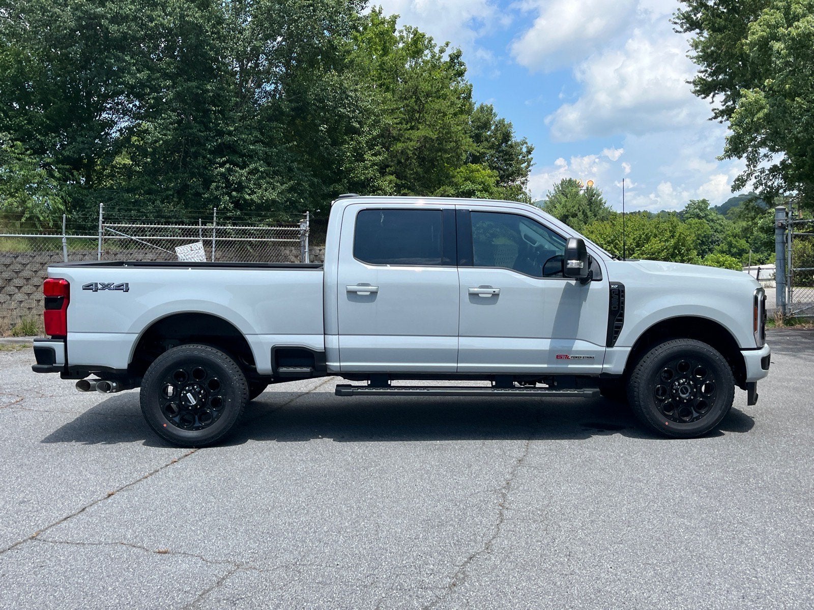 2026 Ford Super Duty F-350 SRW XLT