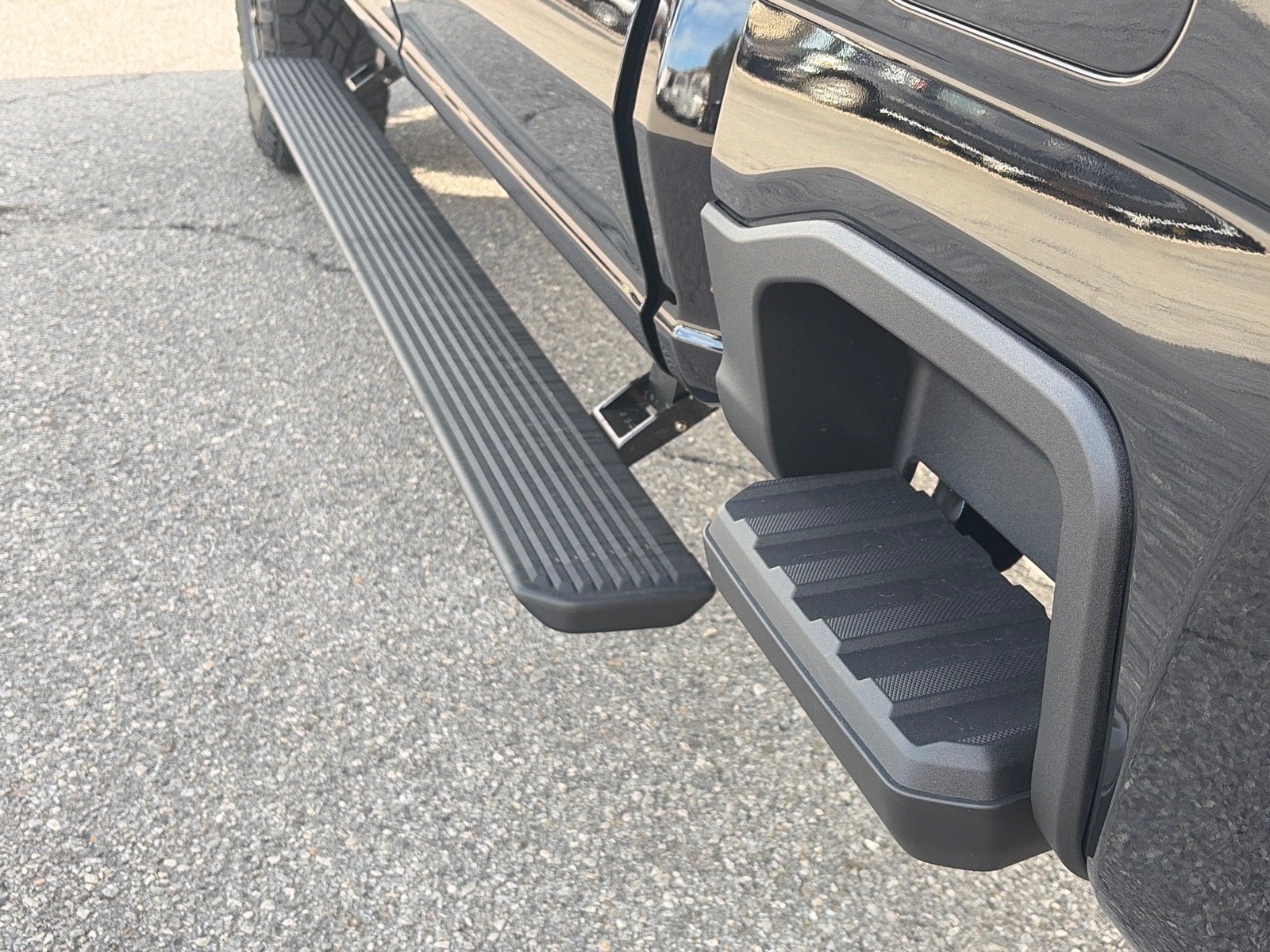 2027 Ford Super Duty F-350 SRW LARIAT