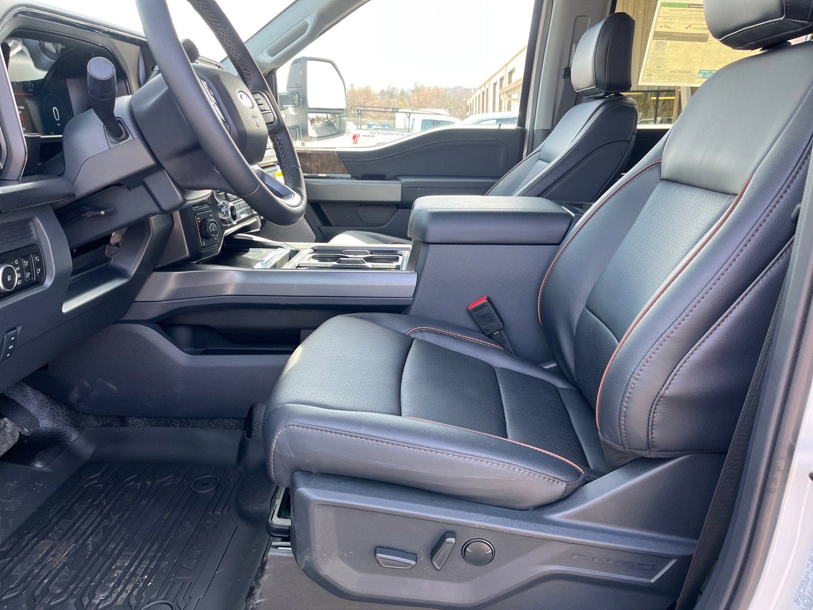 2026 Ford Super Duty F-350 SRW LARIAT