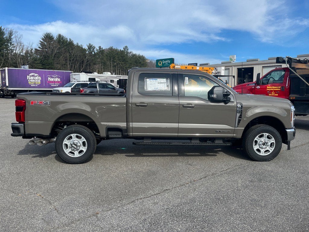 2026 Ford Super Duty F-350 SRW XLT