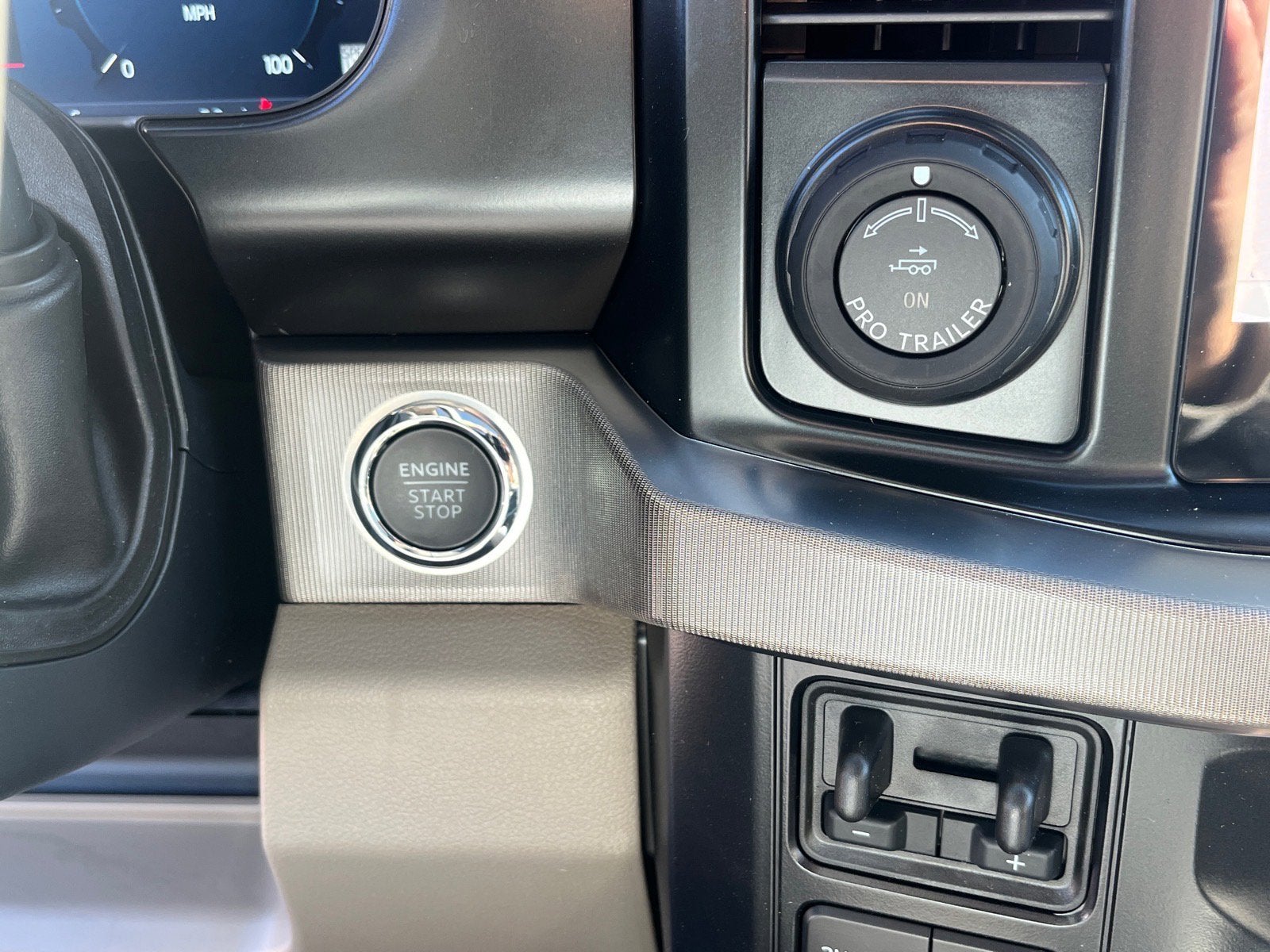 2026 Ford Super Duty F-350 DRW Platinum