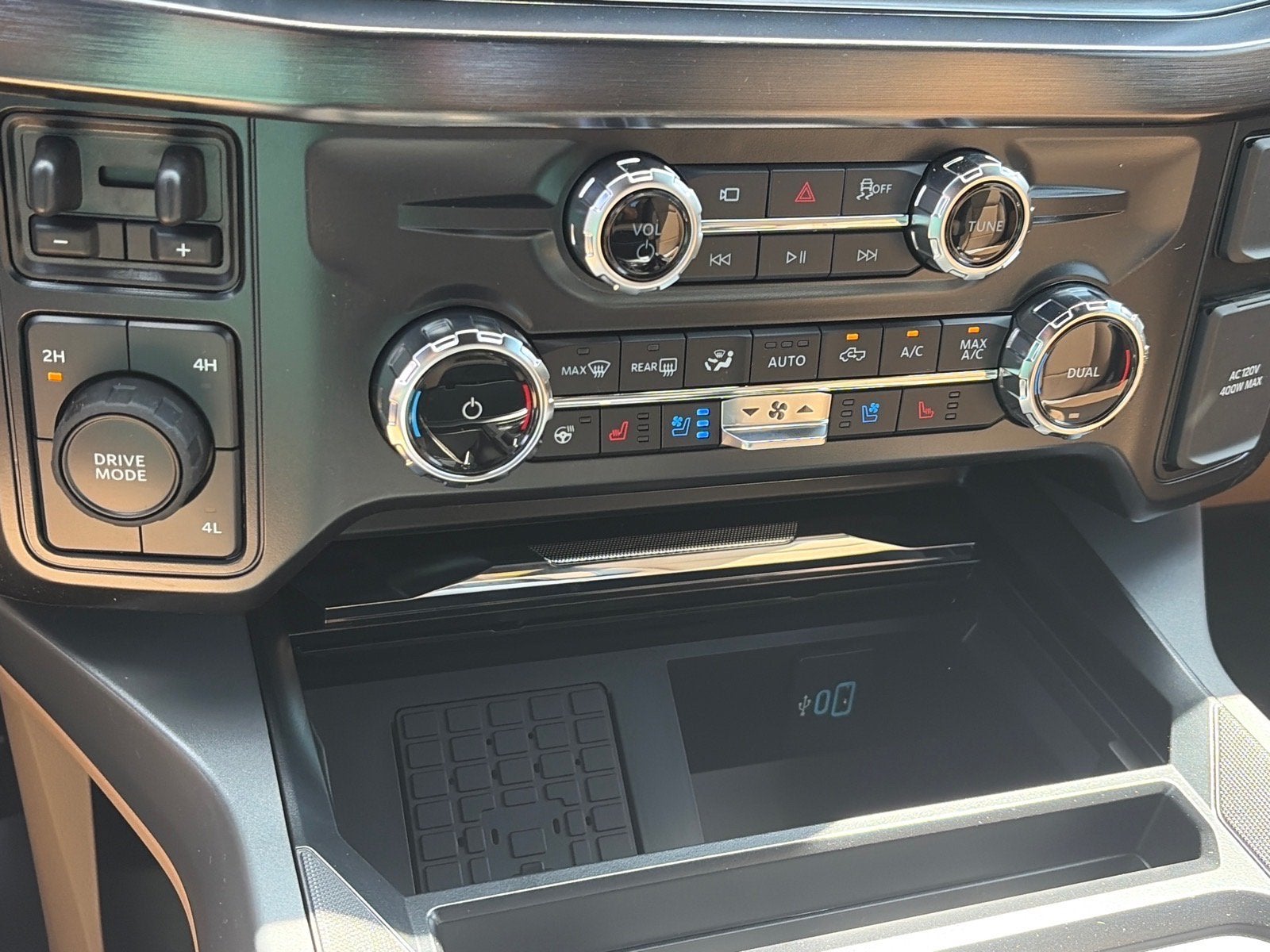 2026 Ford Super Duty F-350 DRW LARIAT