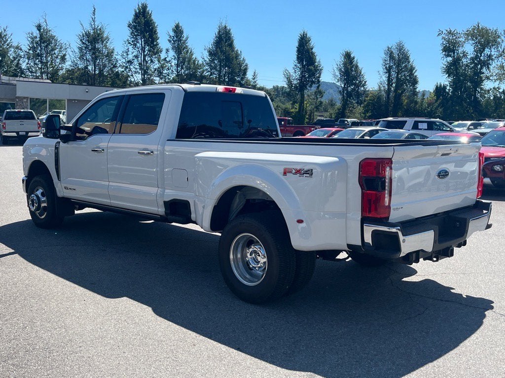 2025 Ford Super Duty F-350 DRW Lariat DRW