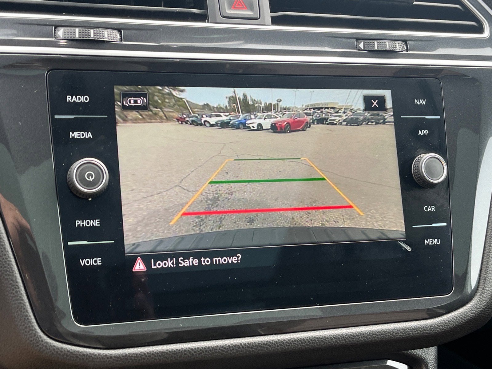 2024 Volkswagen Tiguan SEL R-Line