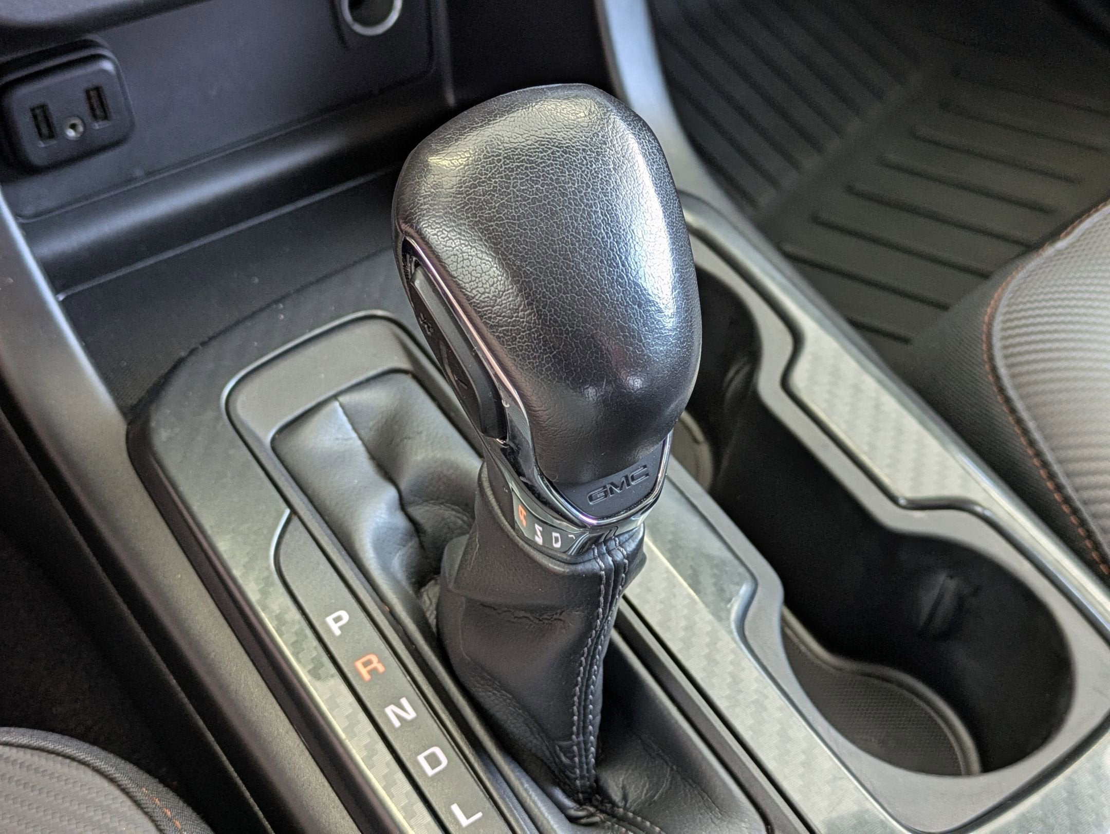 2022 GMC Canyon 4WD AT4 w/Leather