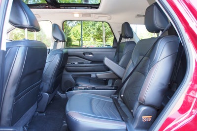 2022 Nissan Pathfinder Platinum