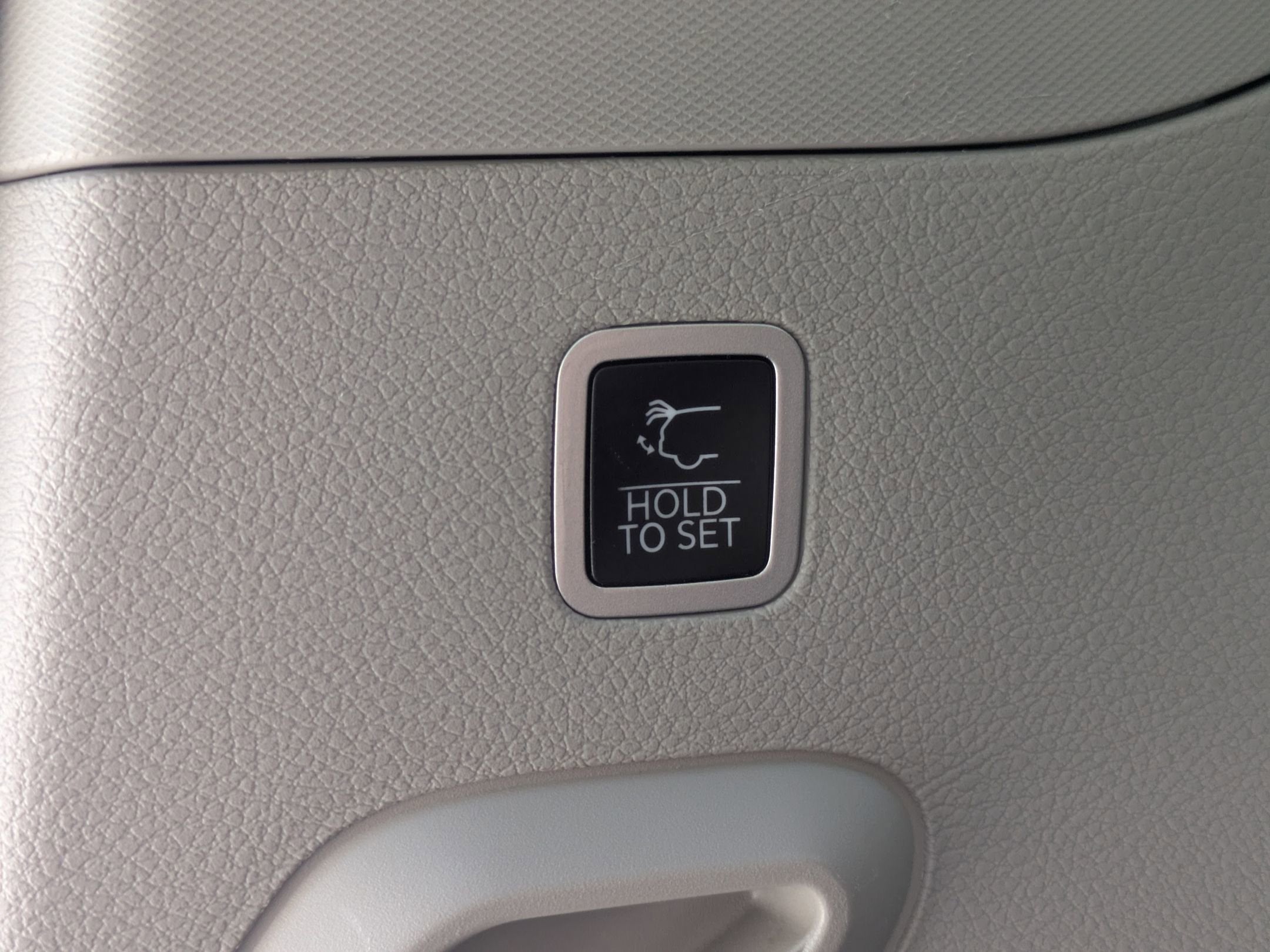 2023 Jeep Wagoneer Base