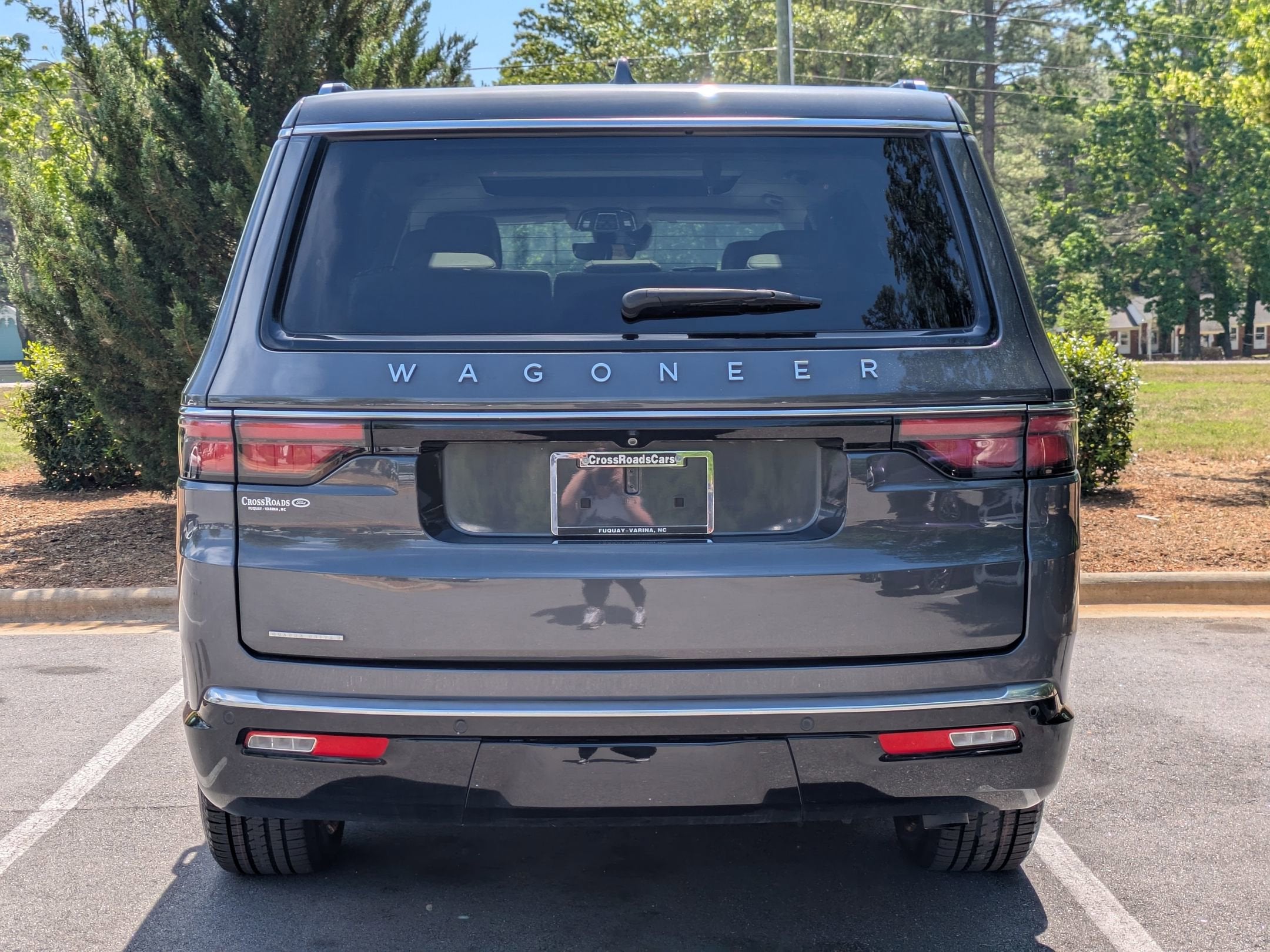 2023 Jeep Wagoneer Base