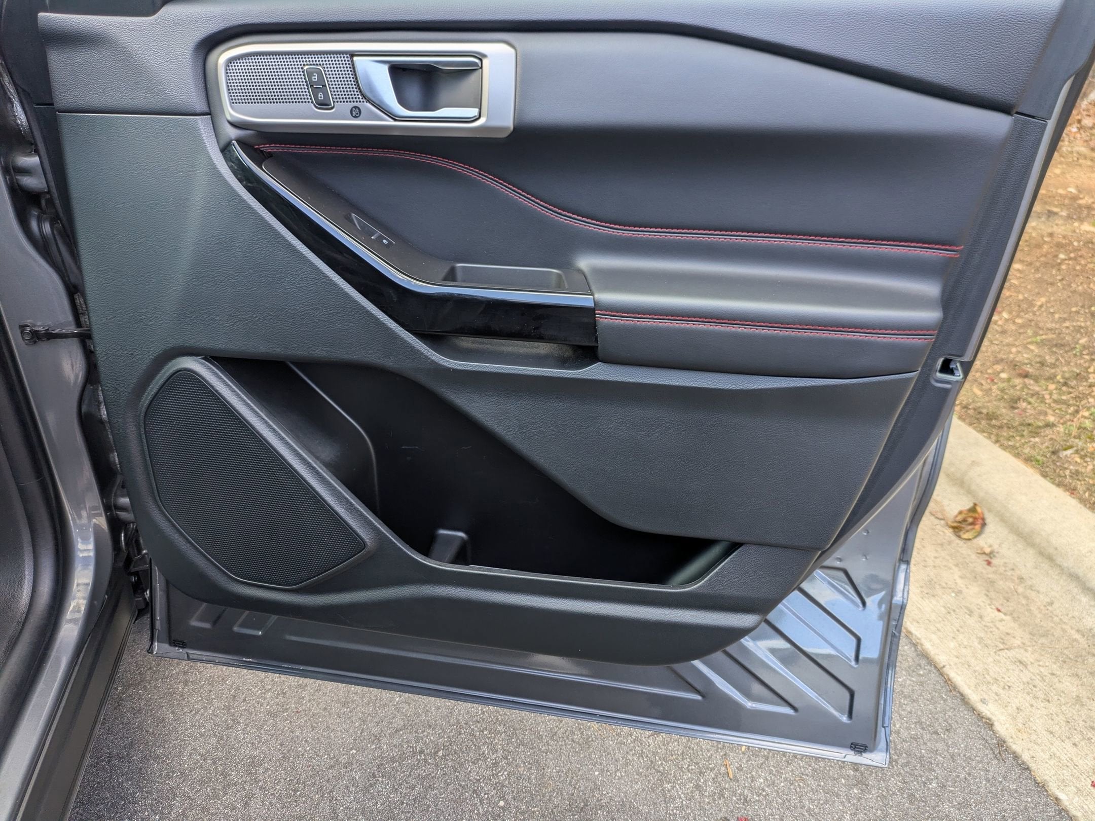 2024 Ford Explorer ST-Line