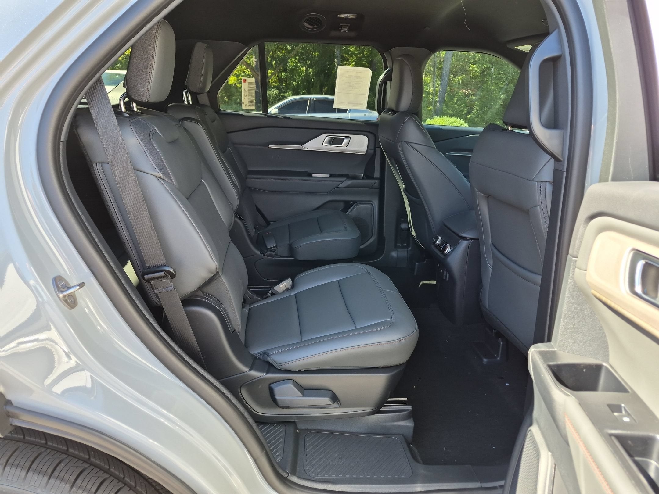 2027 Ford Explorer Active w/200A Pkg
