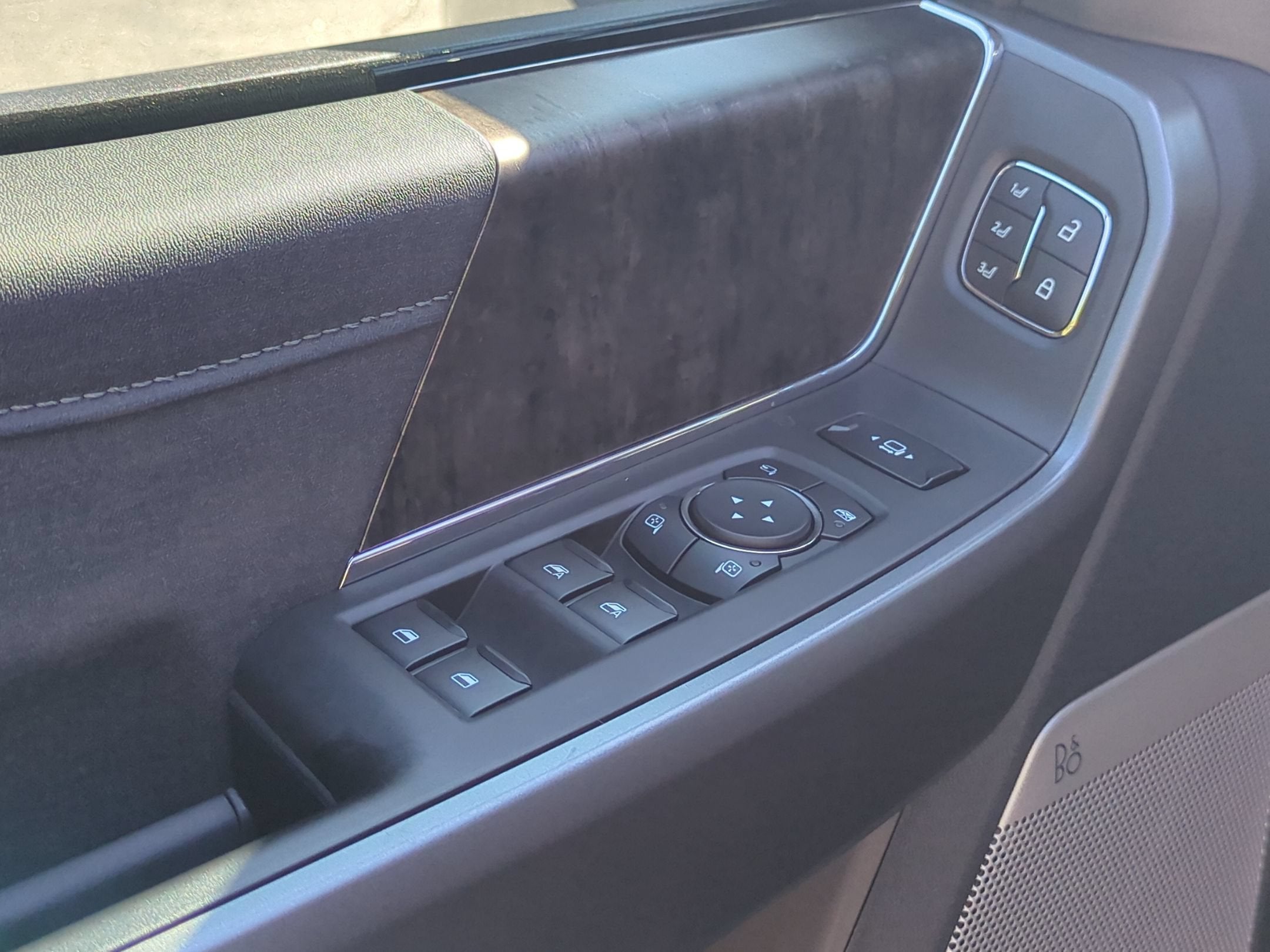 2027 Ford Super Duty F-250 SRW LARIAT