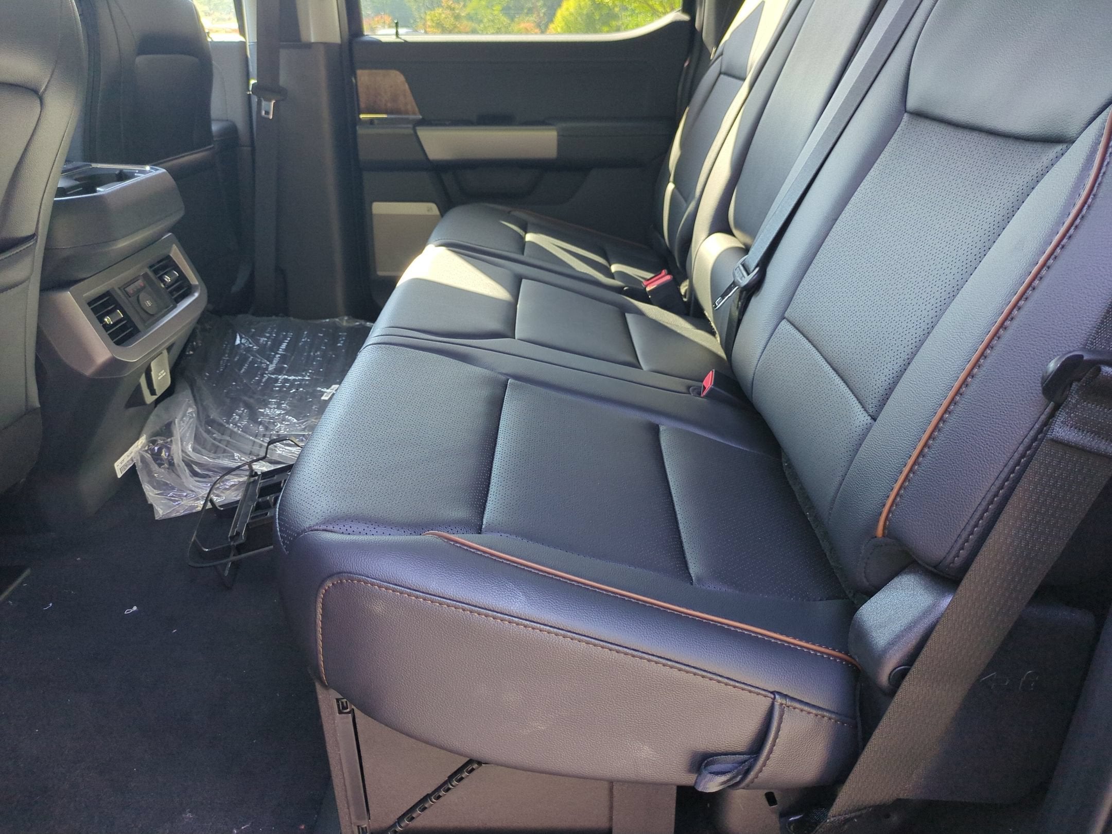 2027 Ford Super Duty F-250 SRW LARIAT