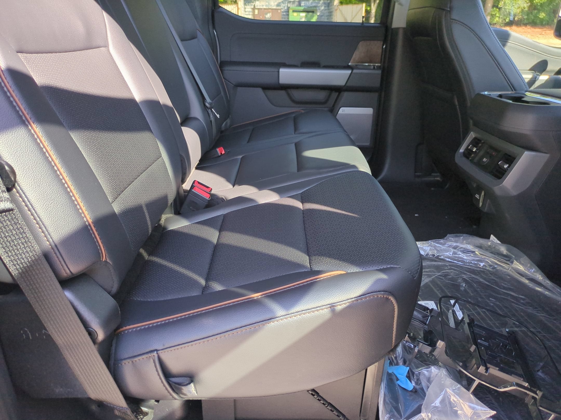 2027 Ford Super Duty F-250 SRW LARIAT