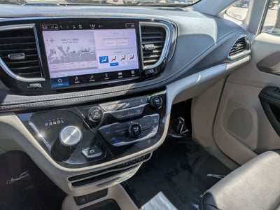 2023 Chrysler Pacifica Hybrid Touring L