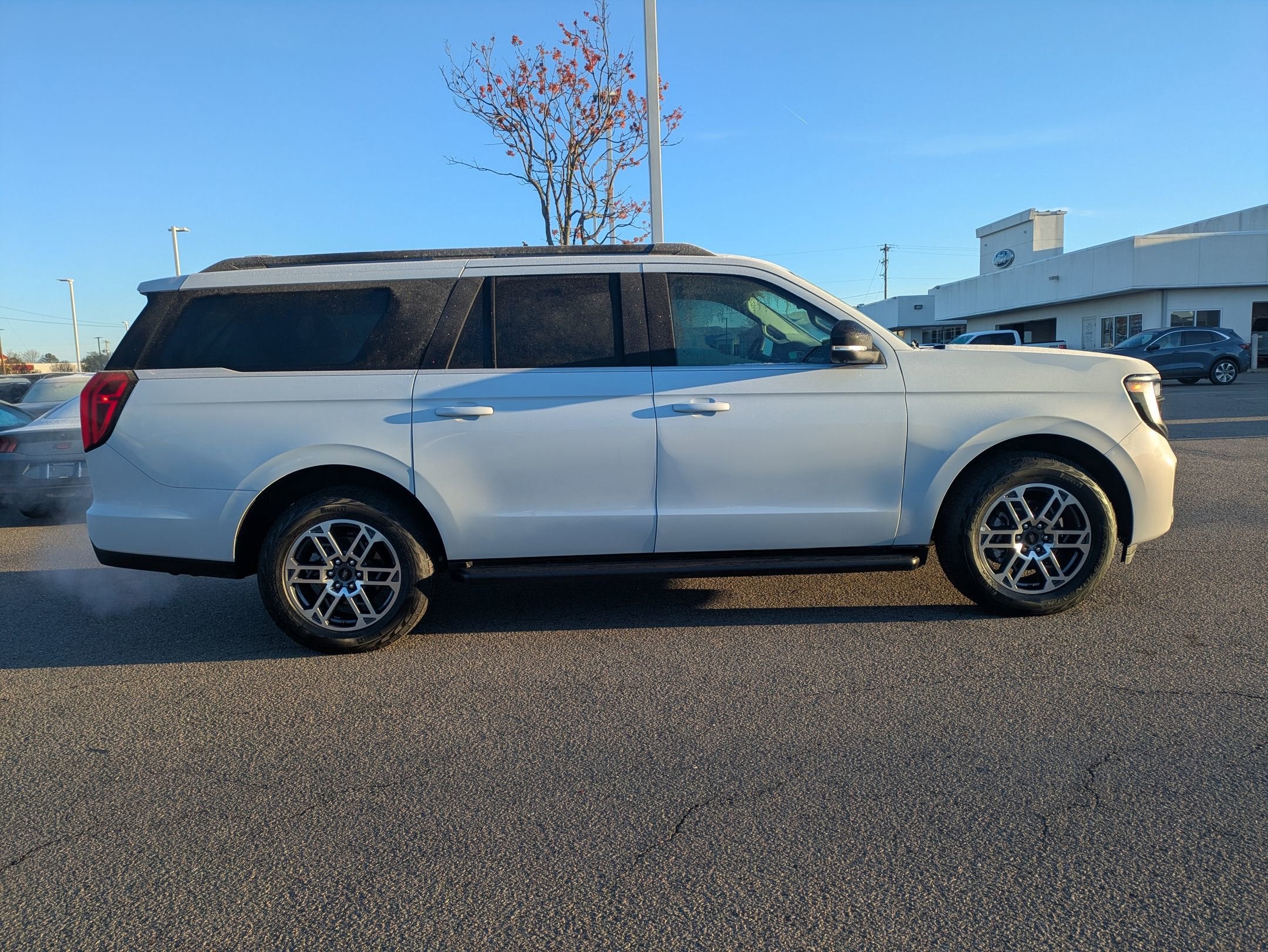 2025 Ford Expedition Max Active - Crossroads Courtesy Demo