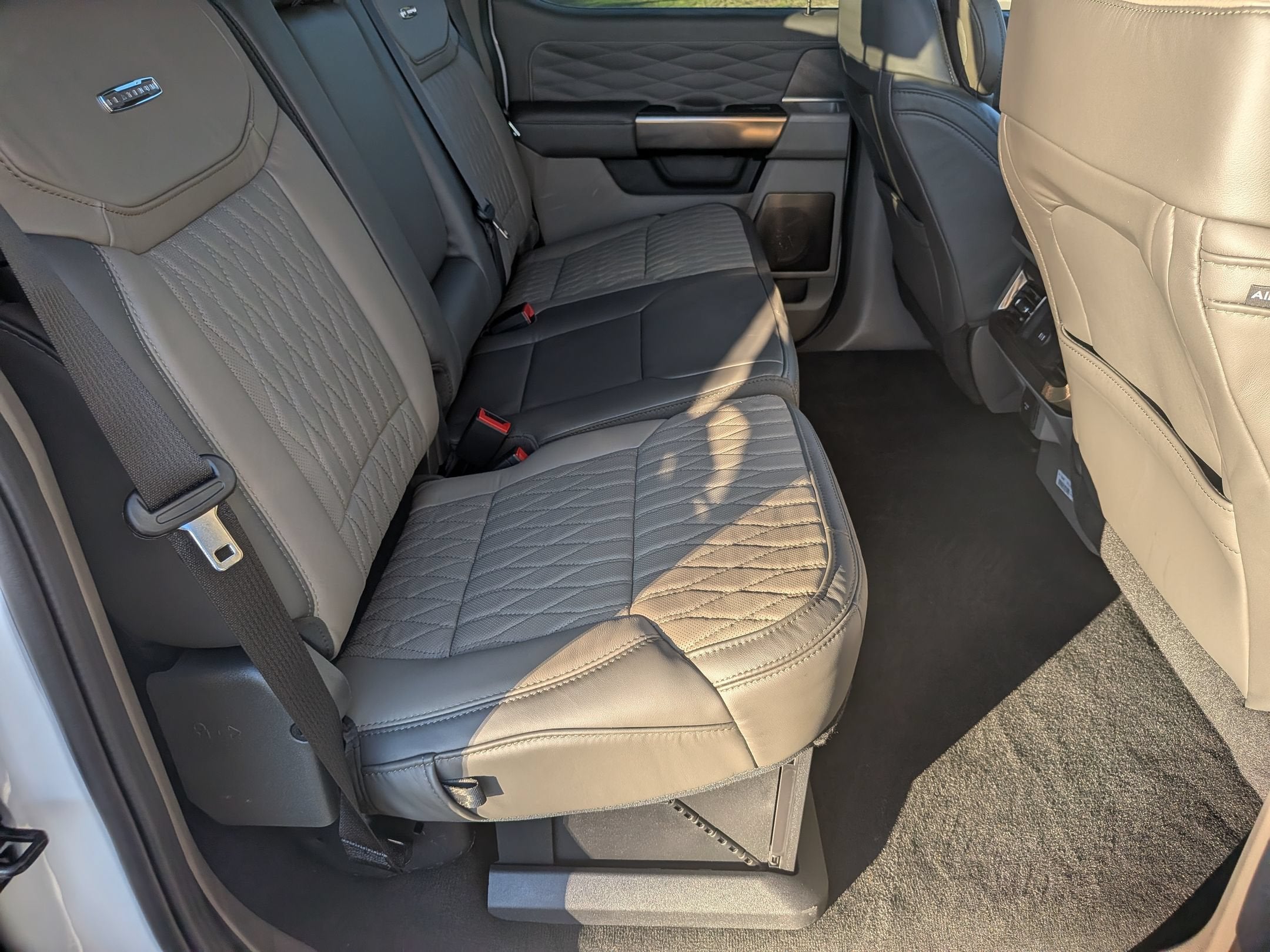 2027 Ford Super Duty F-250 SRW Platinum