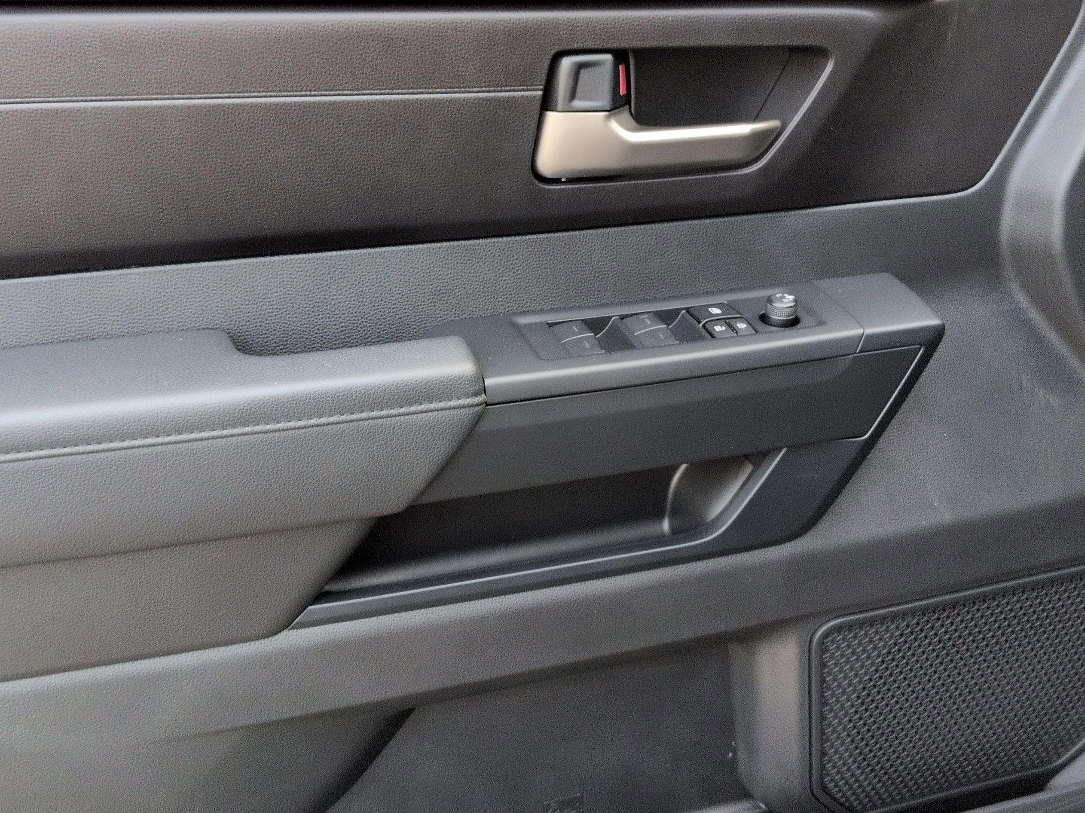 2025 Toyota Tundra 4WD SR5