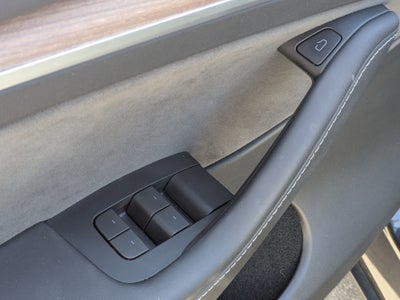 2024 Tesla Model Y Base