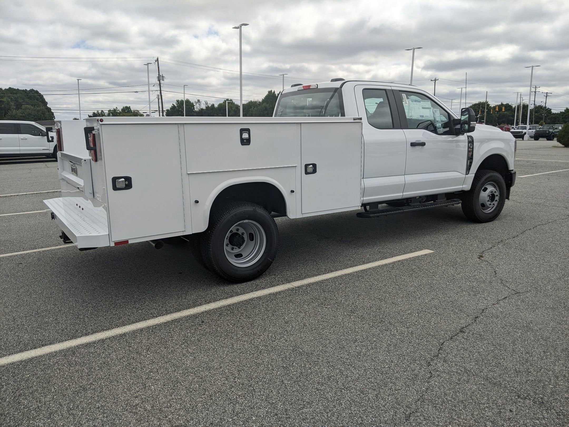 2025 Ford Super Duty F-350 DRW XL