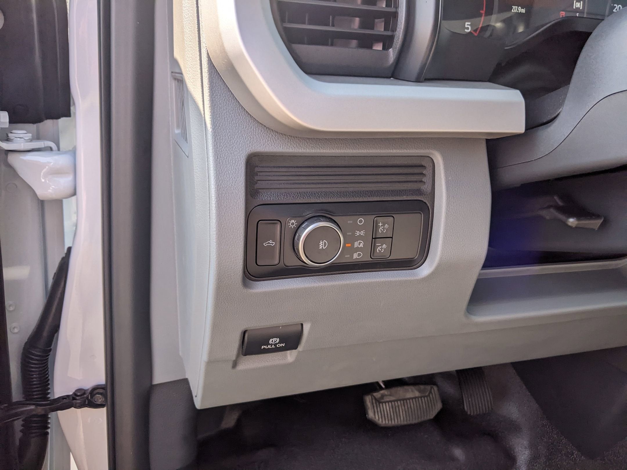 2025 Ford Super Duty F-550 DRW XL