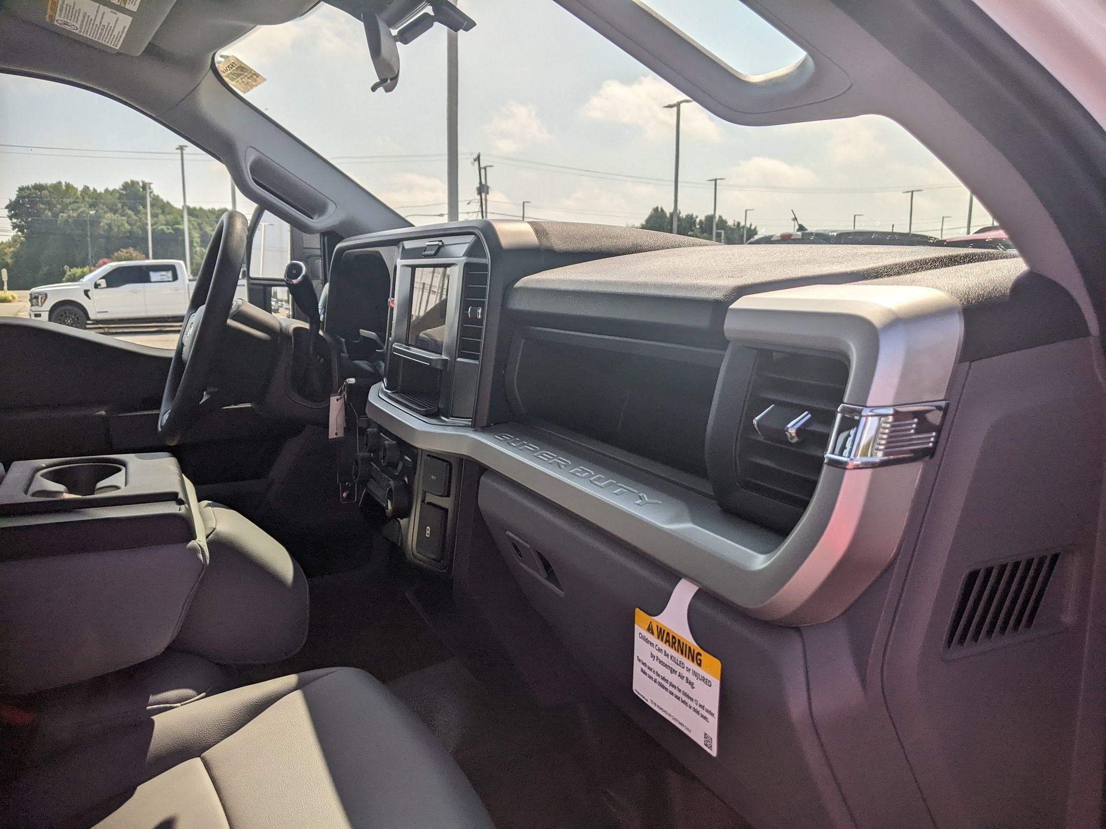 2025 Ford Super Duty F-550 DRW XL