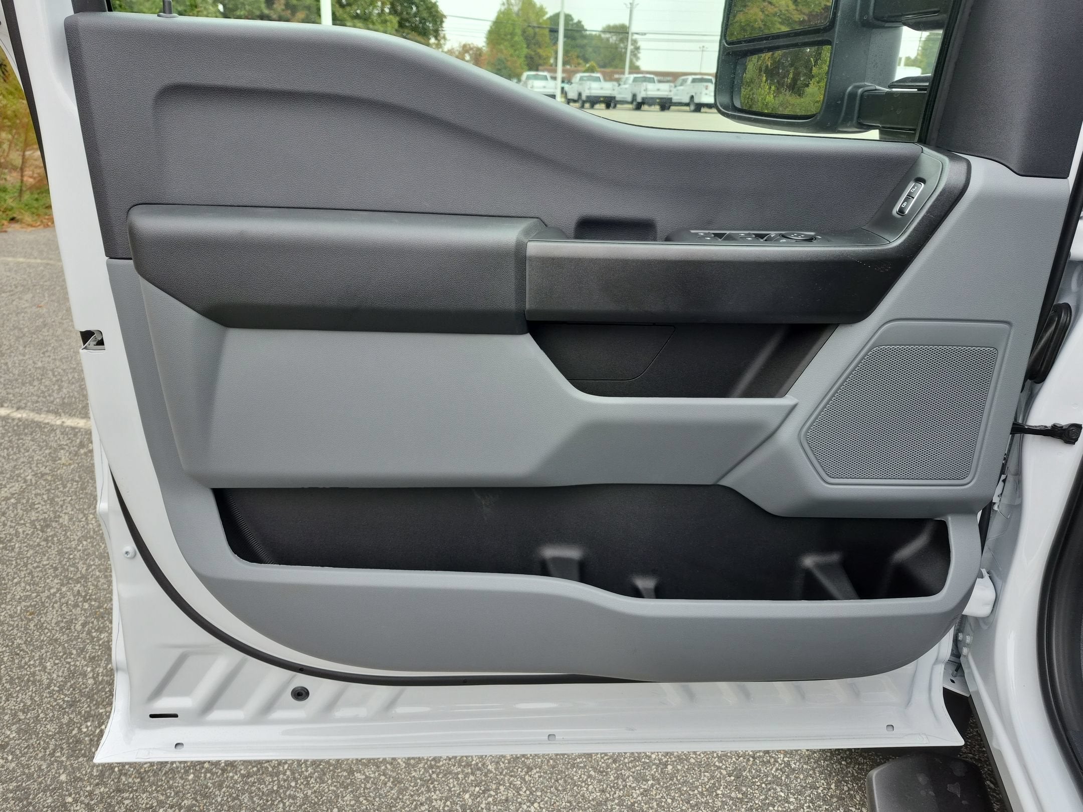 2027 Ford Super Duty F-550 DRW XL