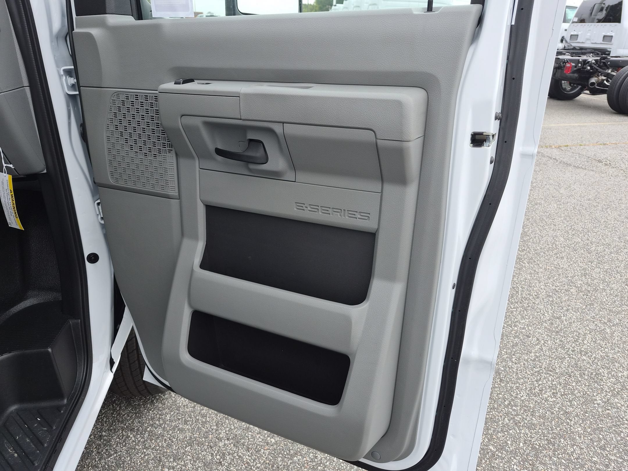2027 Ford E-Series Cutaway Base