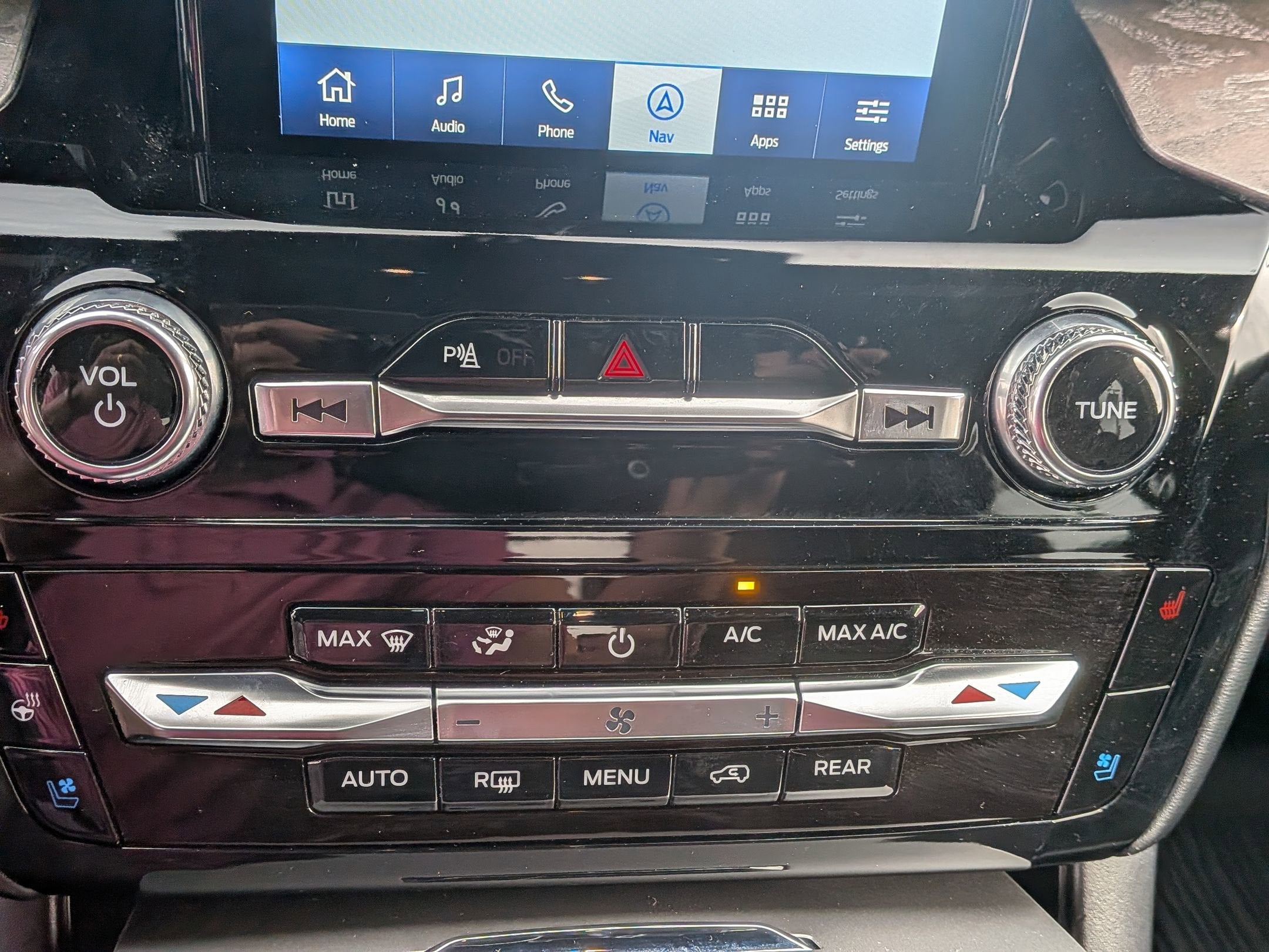 2024 Ford Explorer Platinum