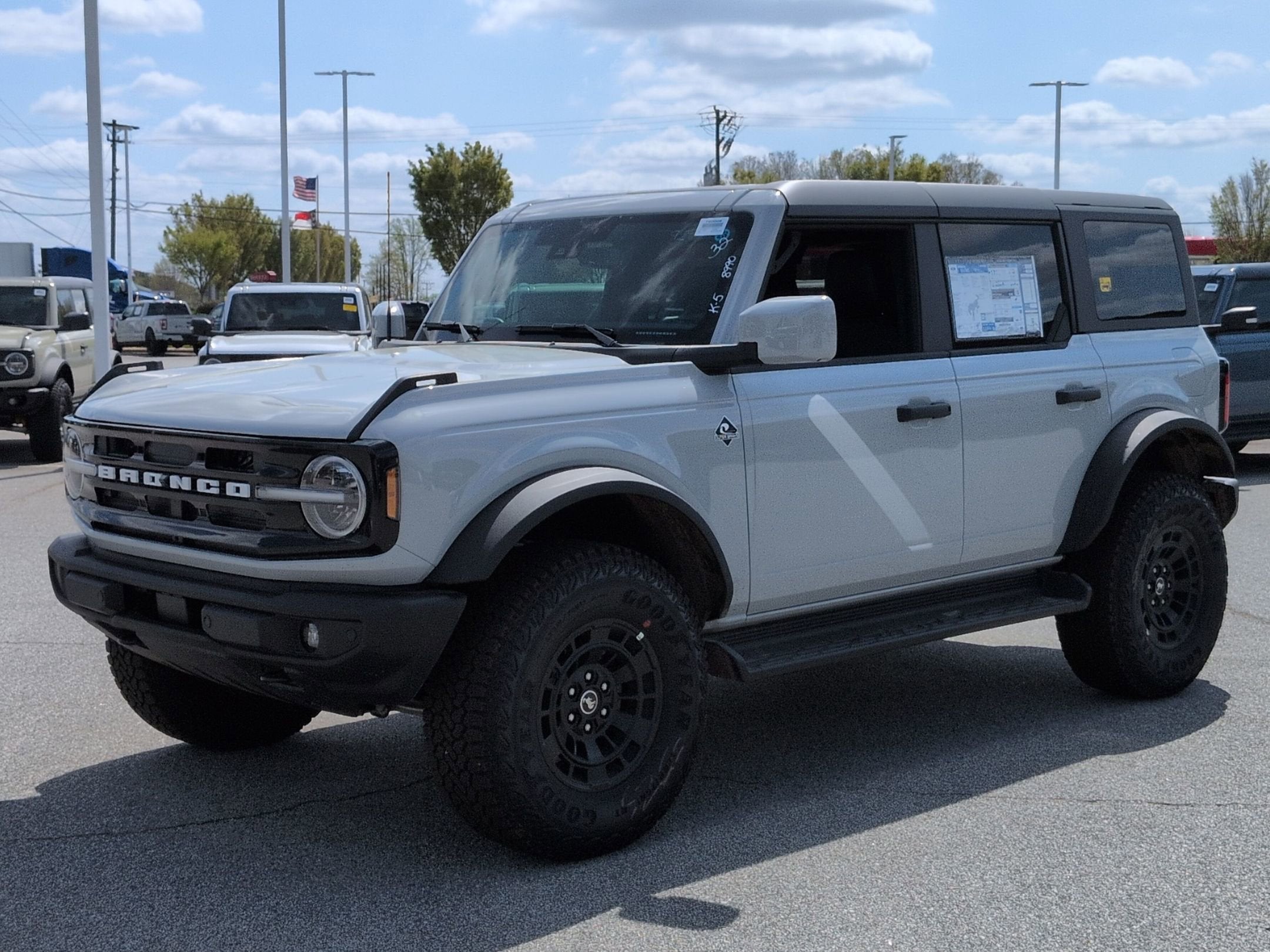2026 Ford Bronco Outer Banks