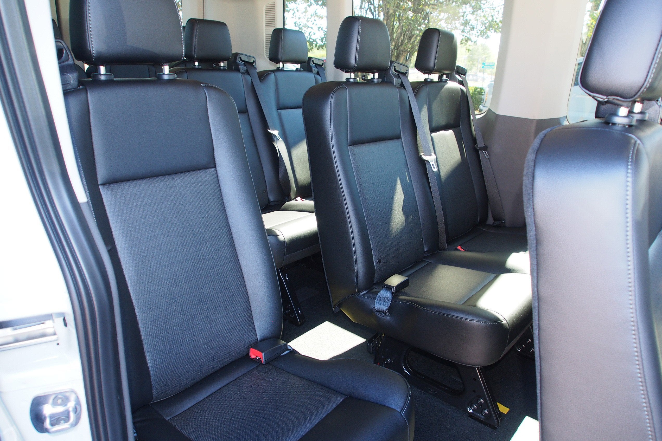 2025 Ford Transit Passenger Wagon XL