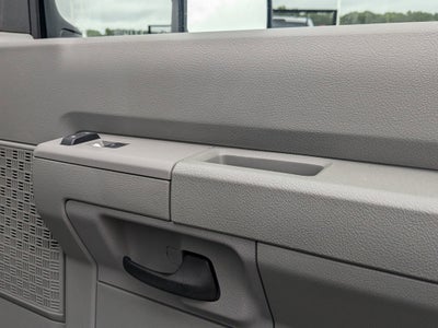 2025 Ford E-Series Cutaway Base