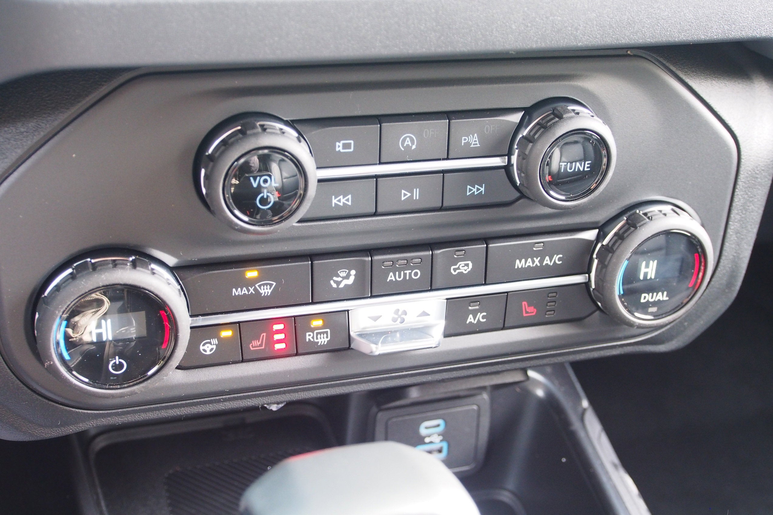 2025 Ford Bronco Outer Banks - Crossroads Courtesy Demo