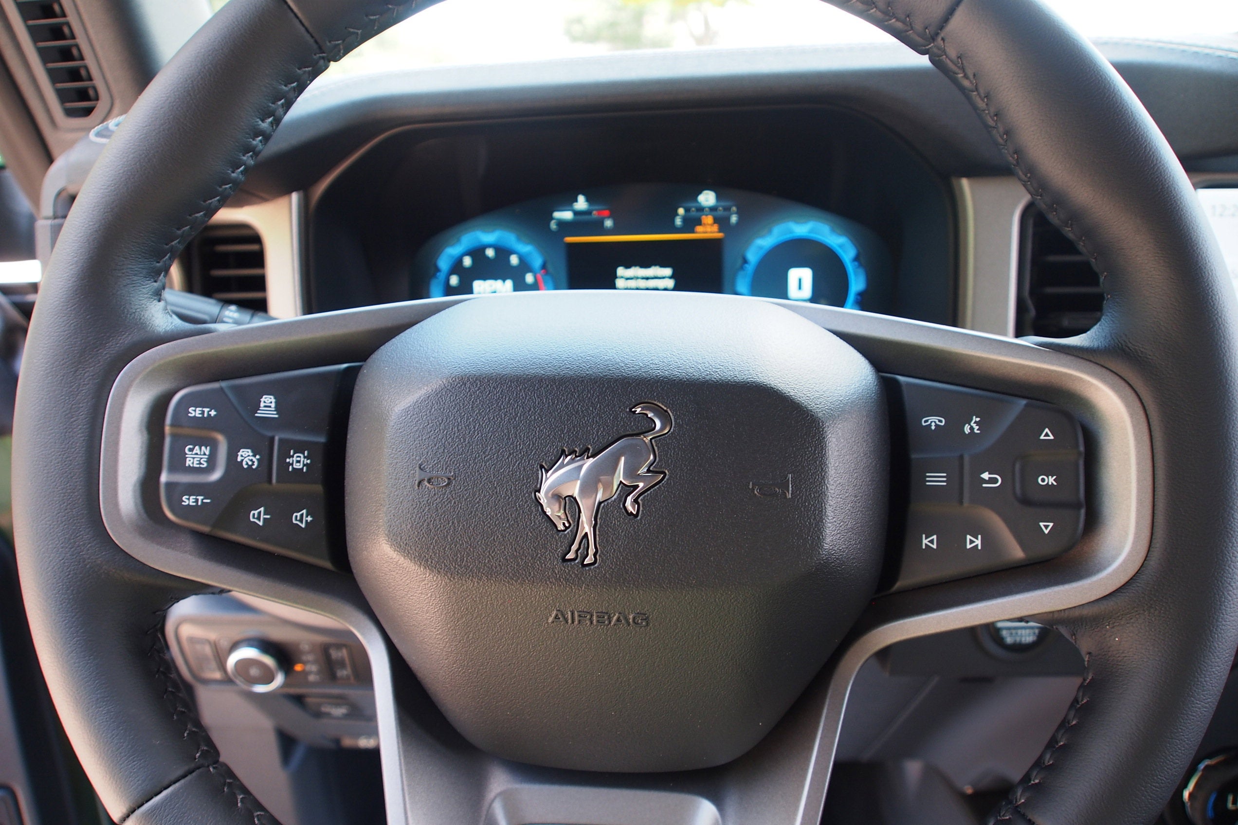 2025 Ford Bronco Outer Banks - Crossroads Courtesy Demo