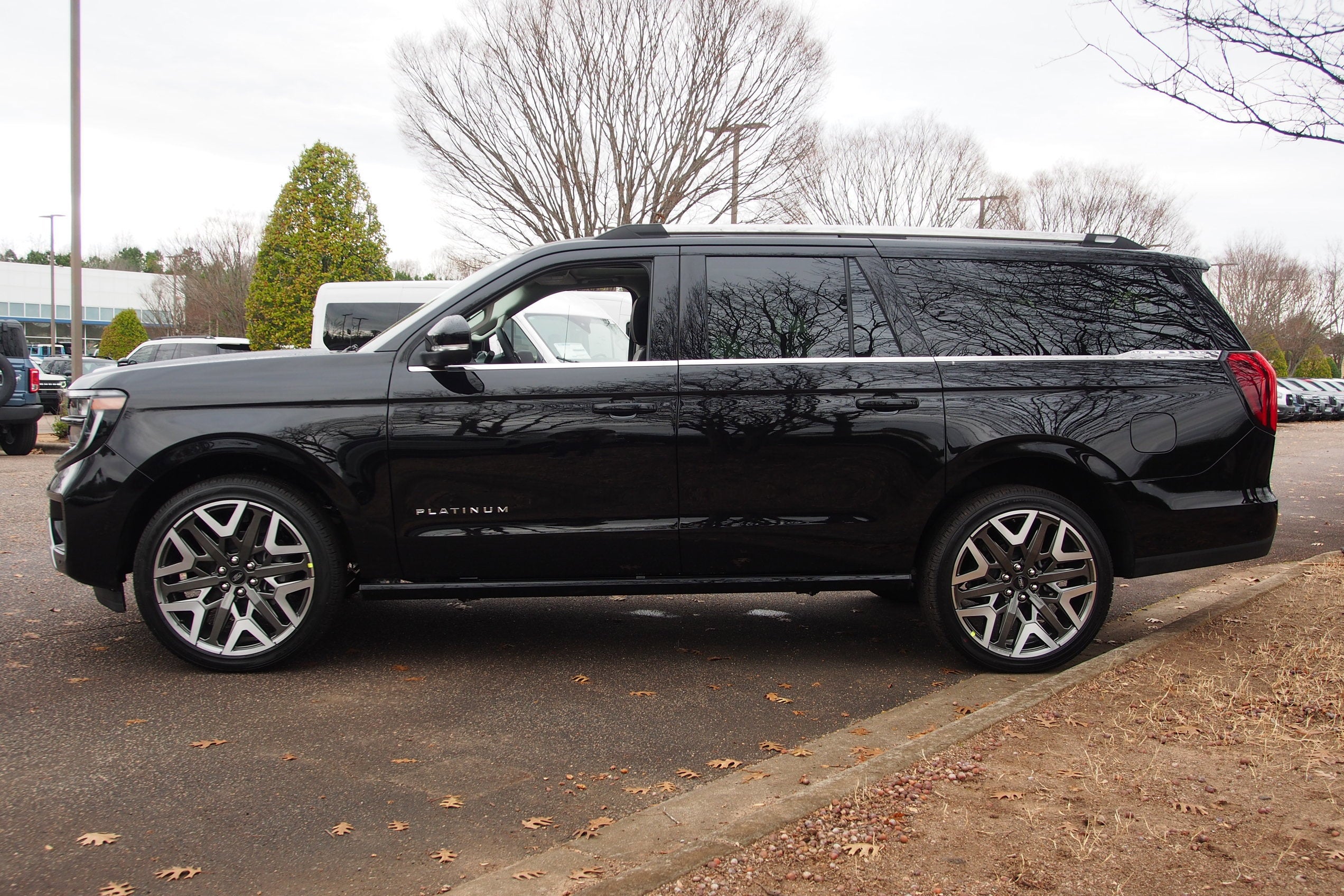 2026 Ford Expedition Max Platinum - Crossroads Courtesy Demo