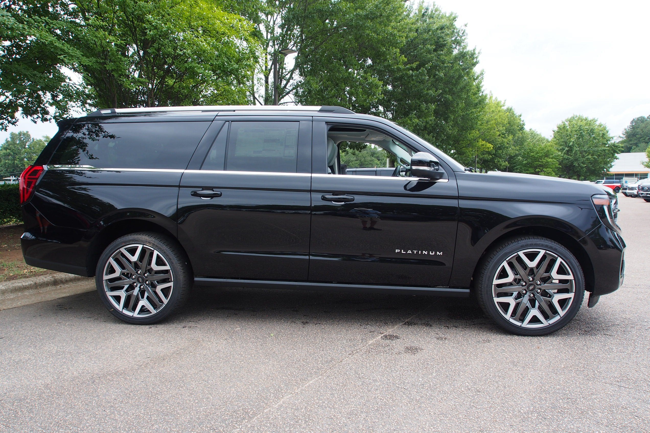 2027 Ford Expedition Max Platinum