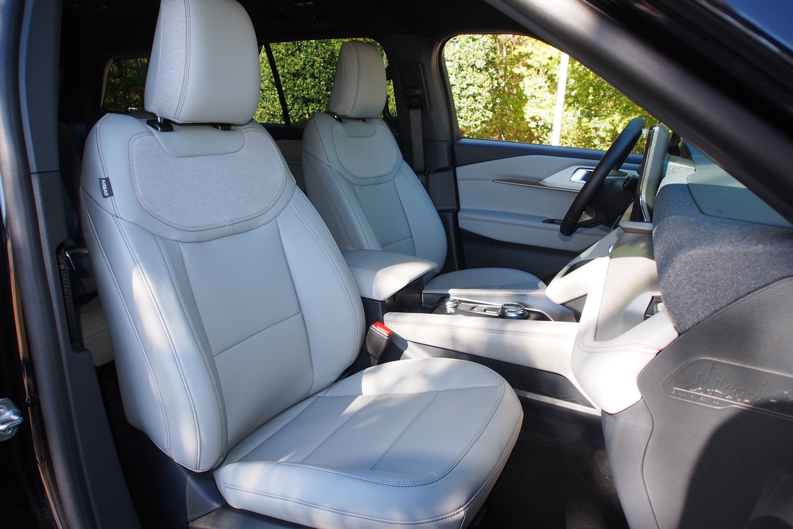 2027 Ford Explorer Active w/200A Pkg